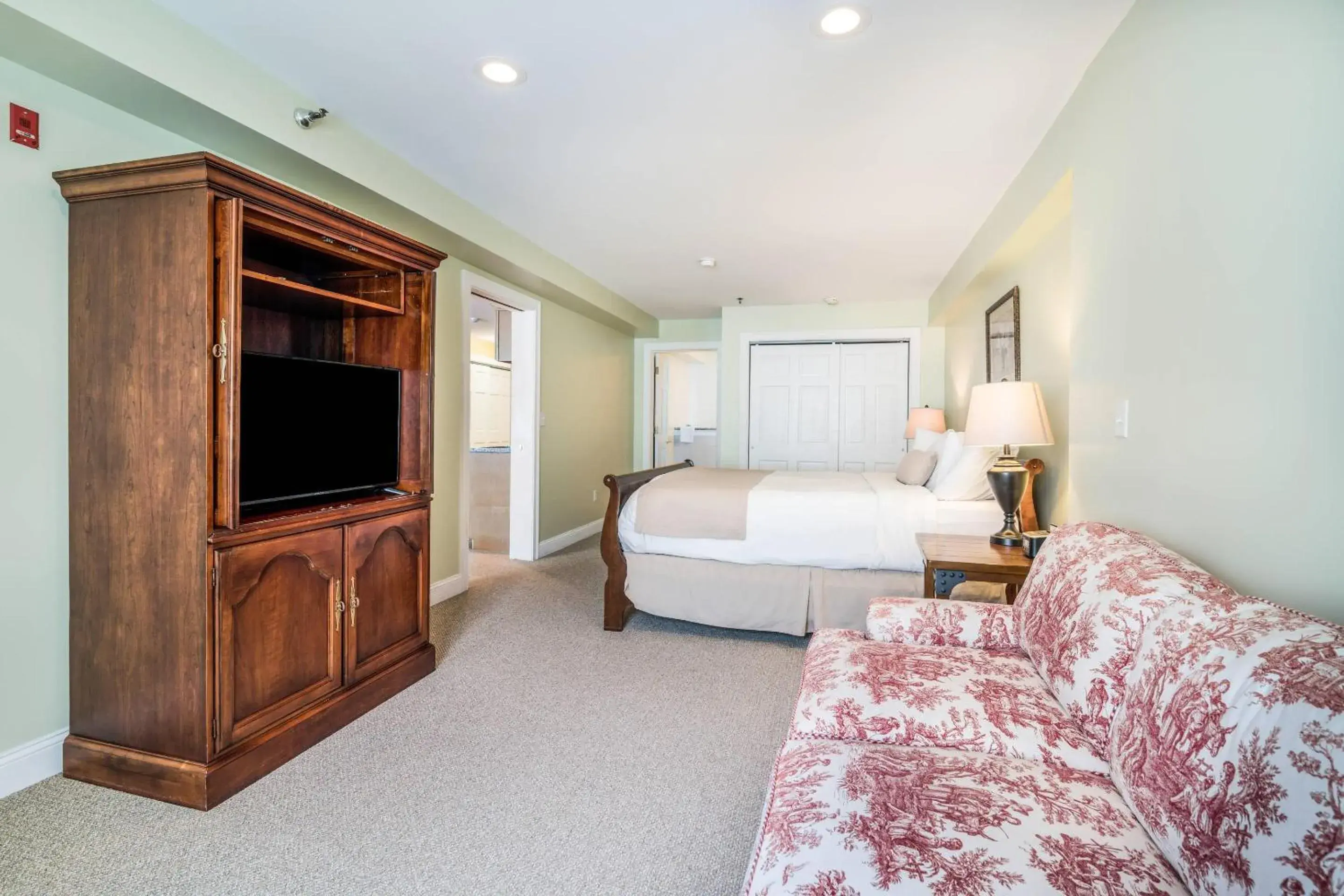 Bedroom, Bed in The Valley Inn, an Ascend Collection Hotel Bedroom, Bed in The Valley Inn, an Ascend Collection Hotel