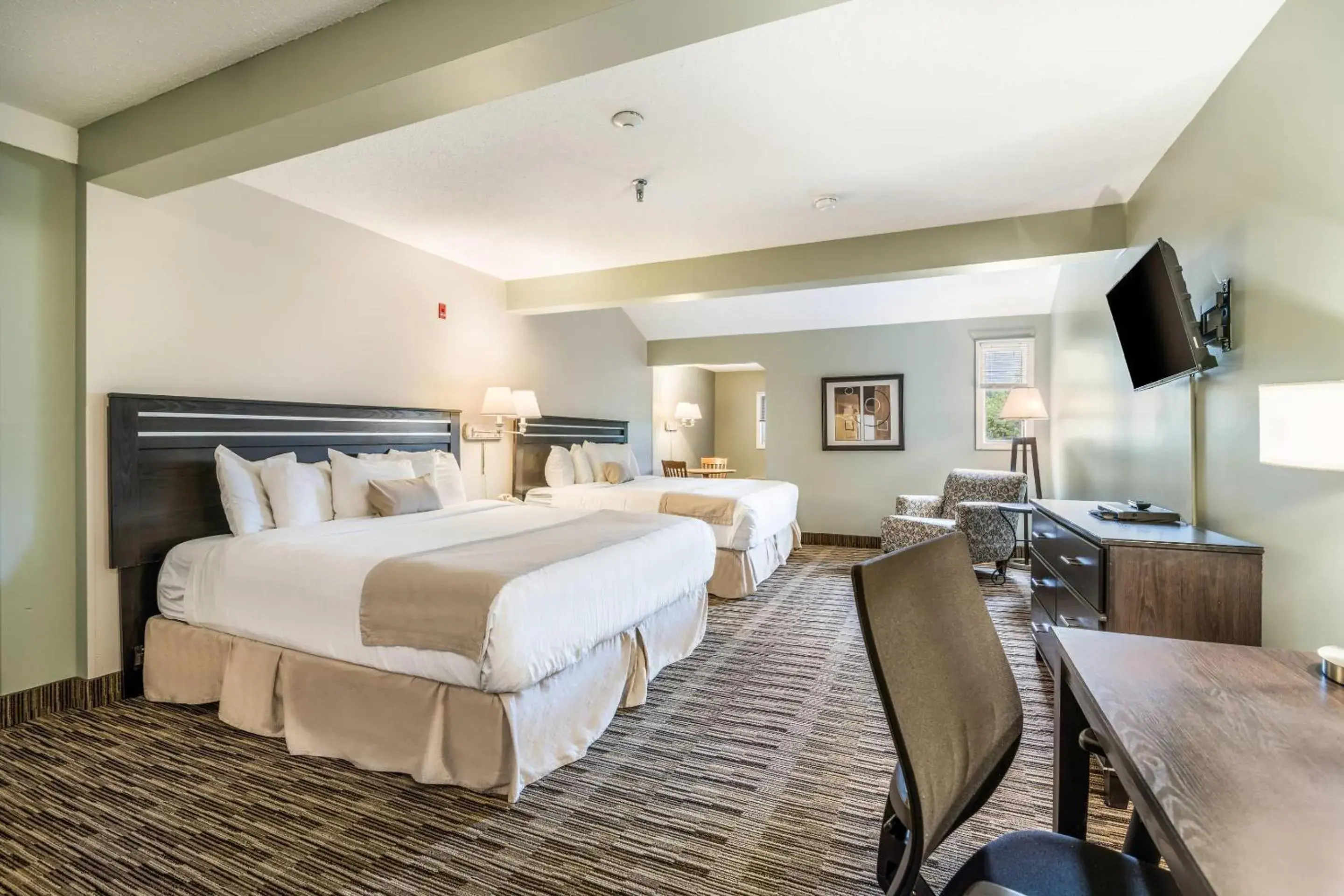 Bedroom, Bed in The Valley Inn, an Ascend Collection Hotel Bedroom, Bed in The Valley Inn, an Ascend Collection Hotel