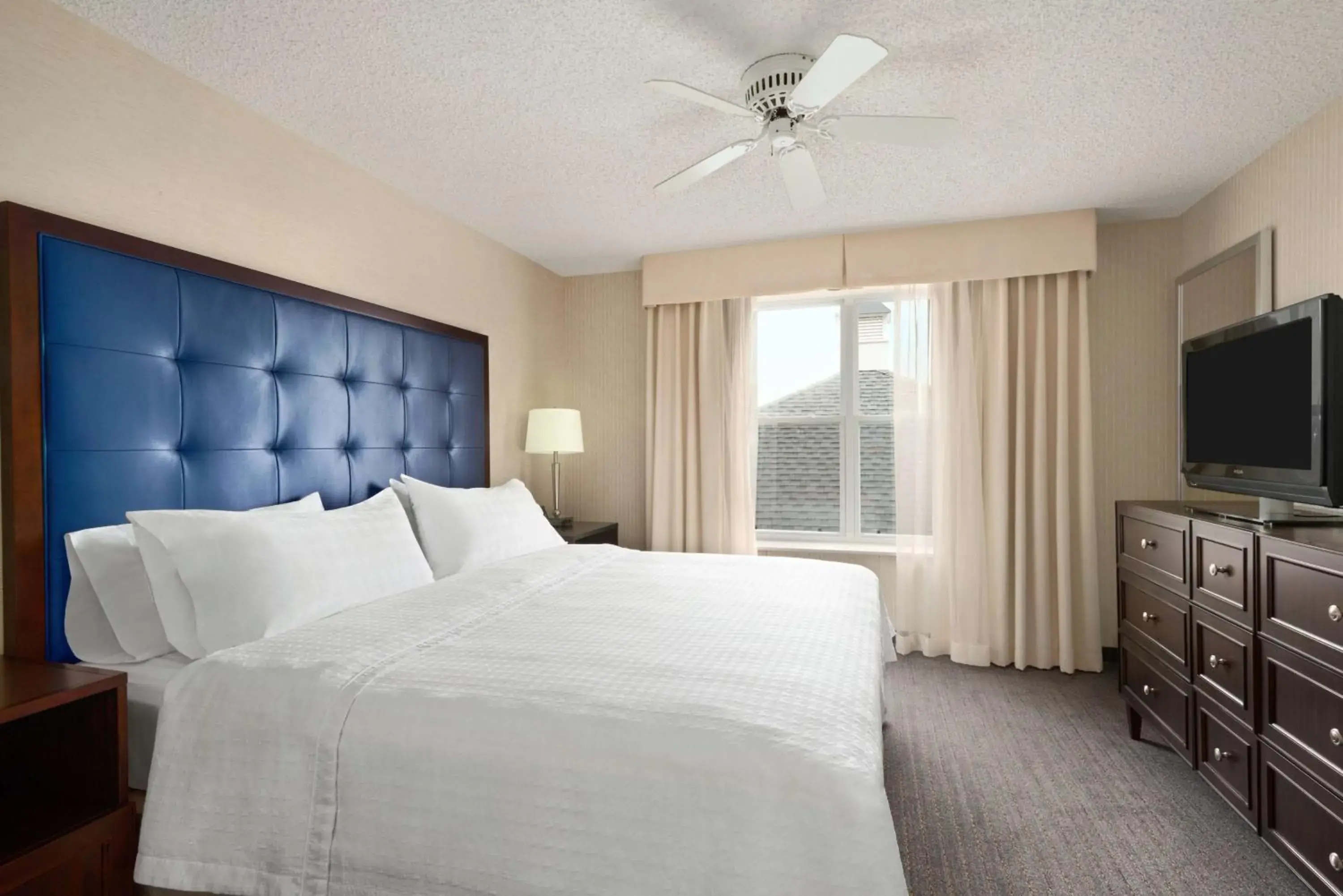 Bedroom, Bed in Homewood Suites by Hilton Wilmington-Brandywine Valley