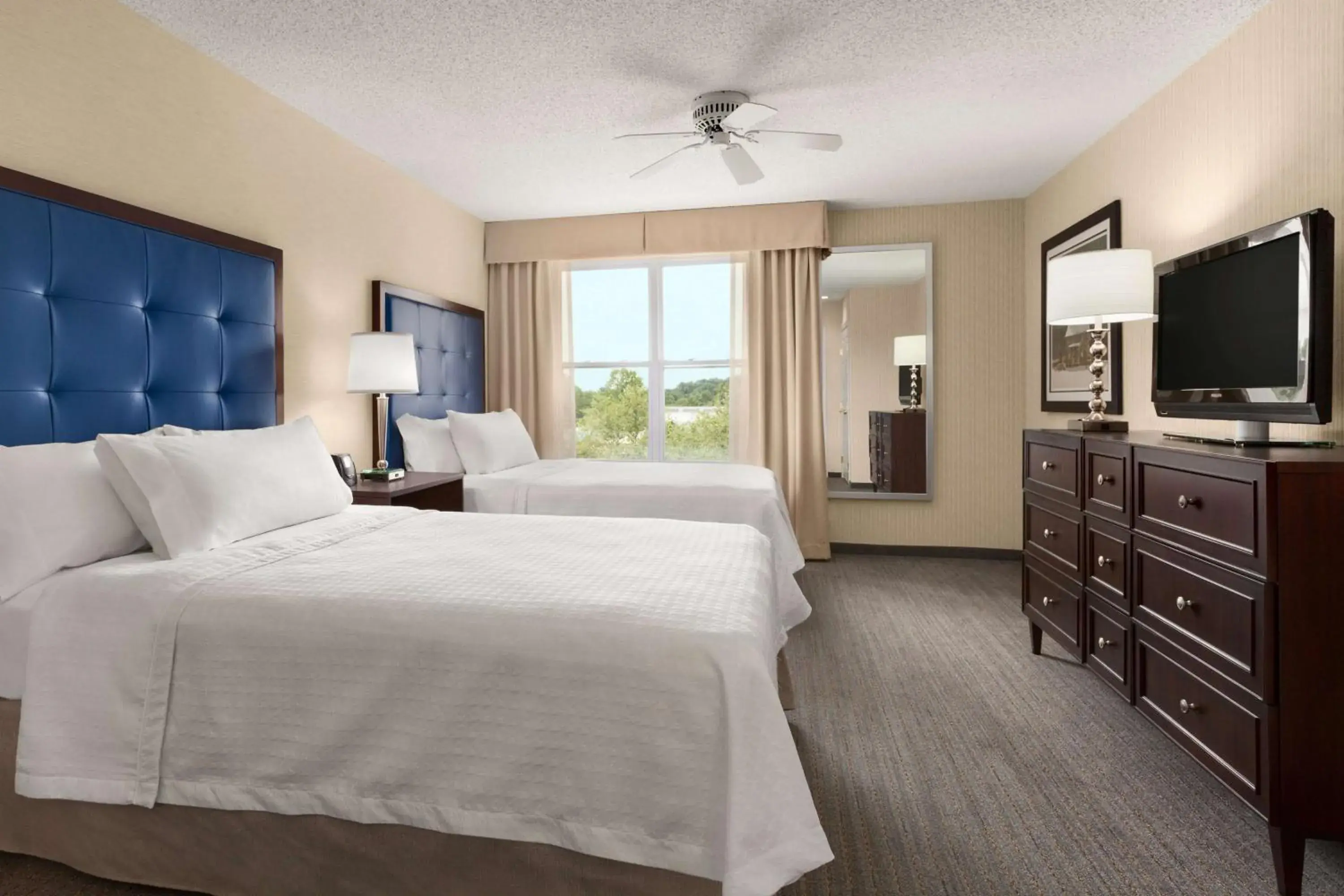 Bed in Homewood Suites by Hilton Wilmington-Brandywine Valley