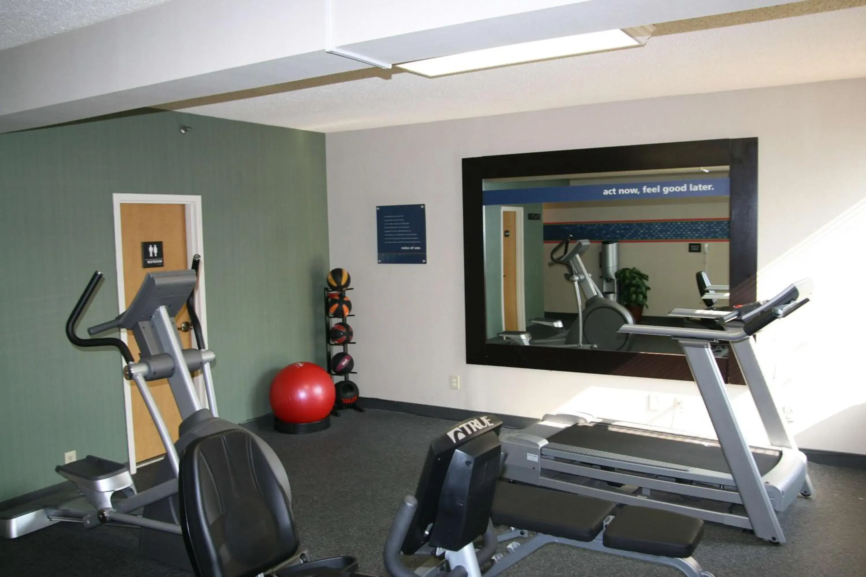 Fitness centre/facilities in Hampton Inn Norfolk/Chesapeake - Greenbrier Area Fitness centre/facilities in Hampton Inn Norfolk/Chesapeake - Greenbrier Area