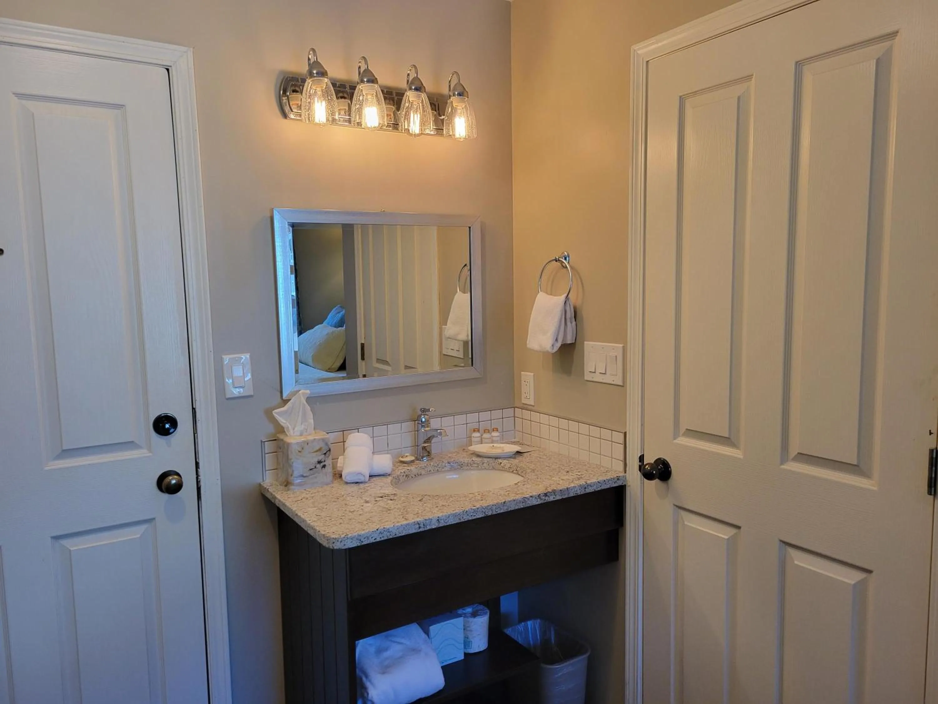 towels in The Georgetown Inn