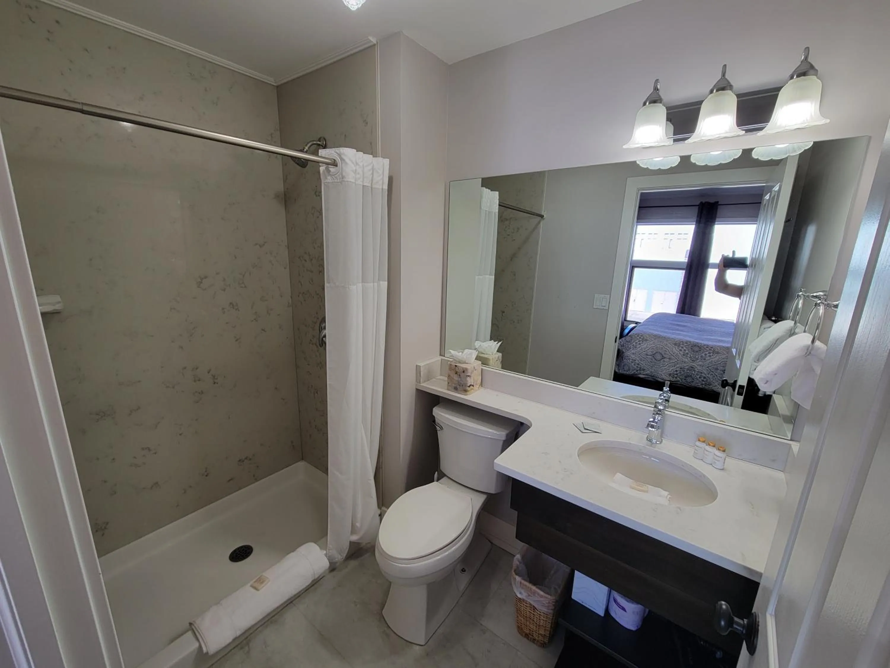 Bathroom in The Georgetown Inn