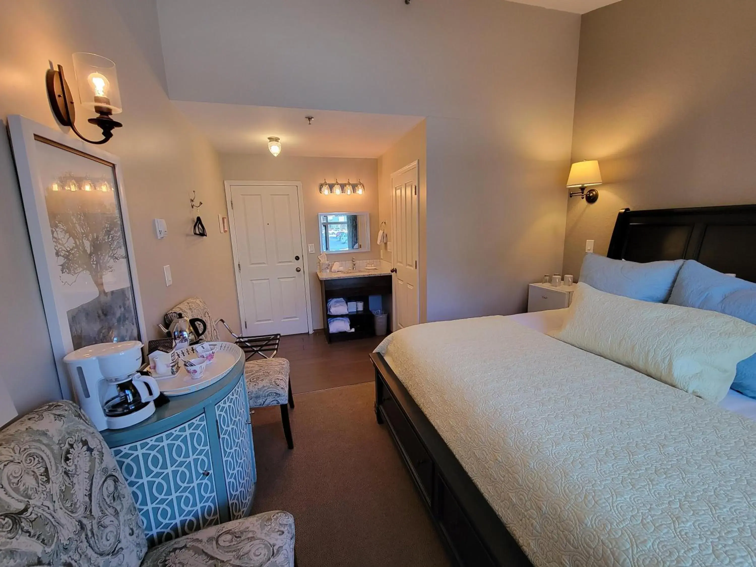 Bed in The Georgetown Inn Bed in The Georgetown Inn