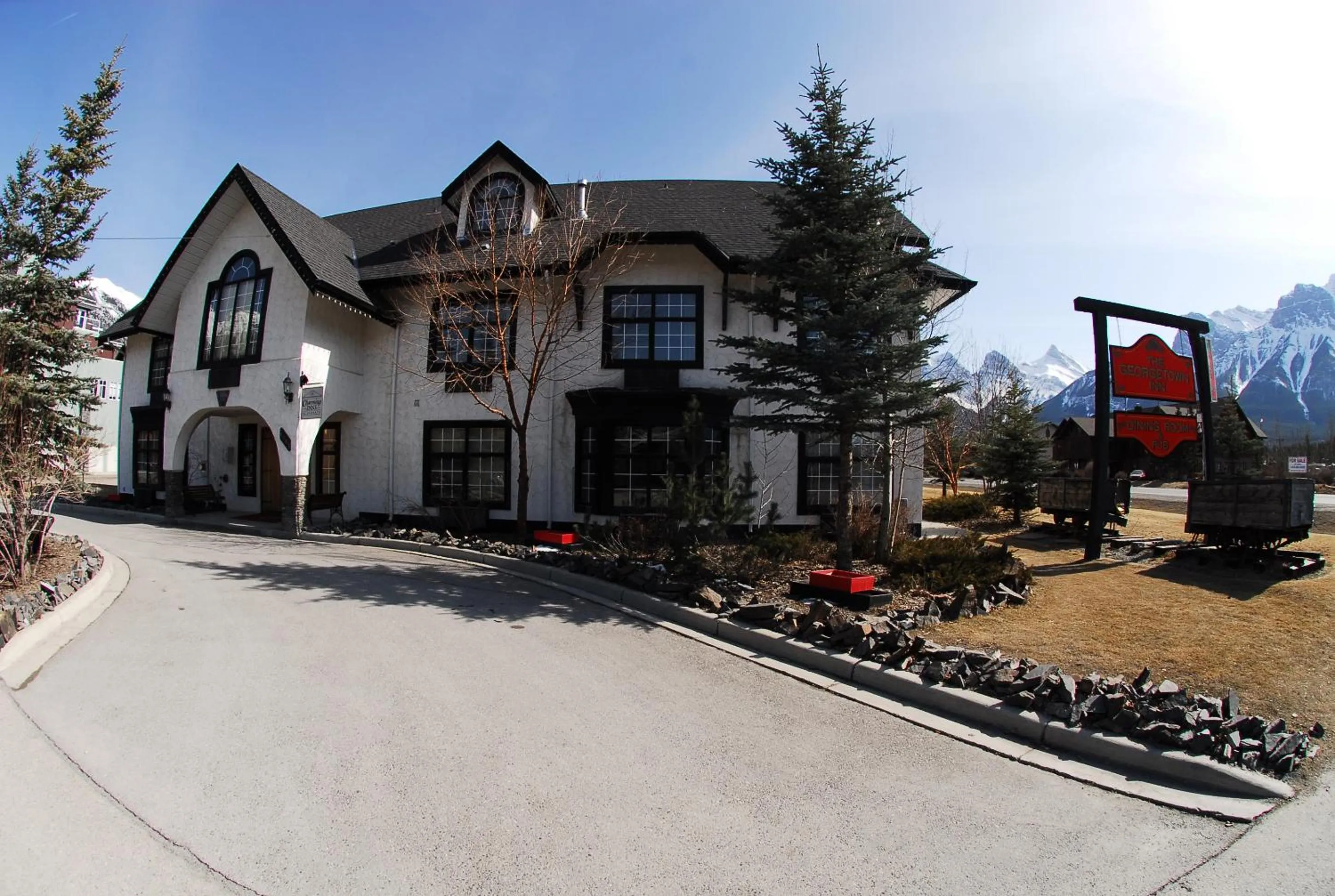 Facade/entrance in The Georgetown Inn