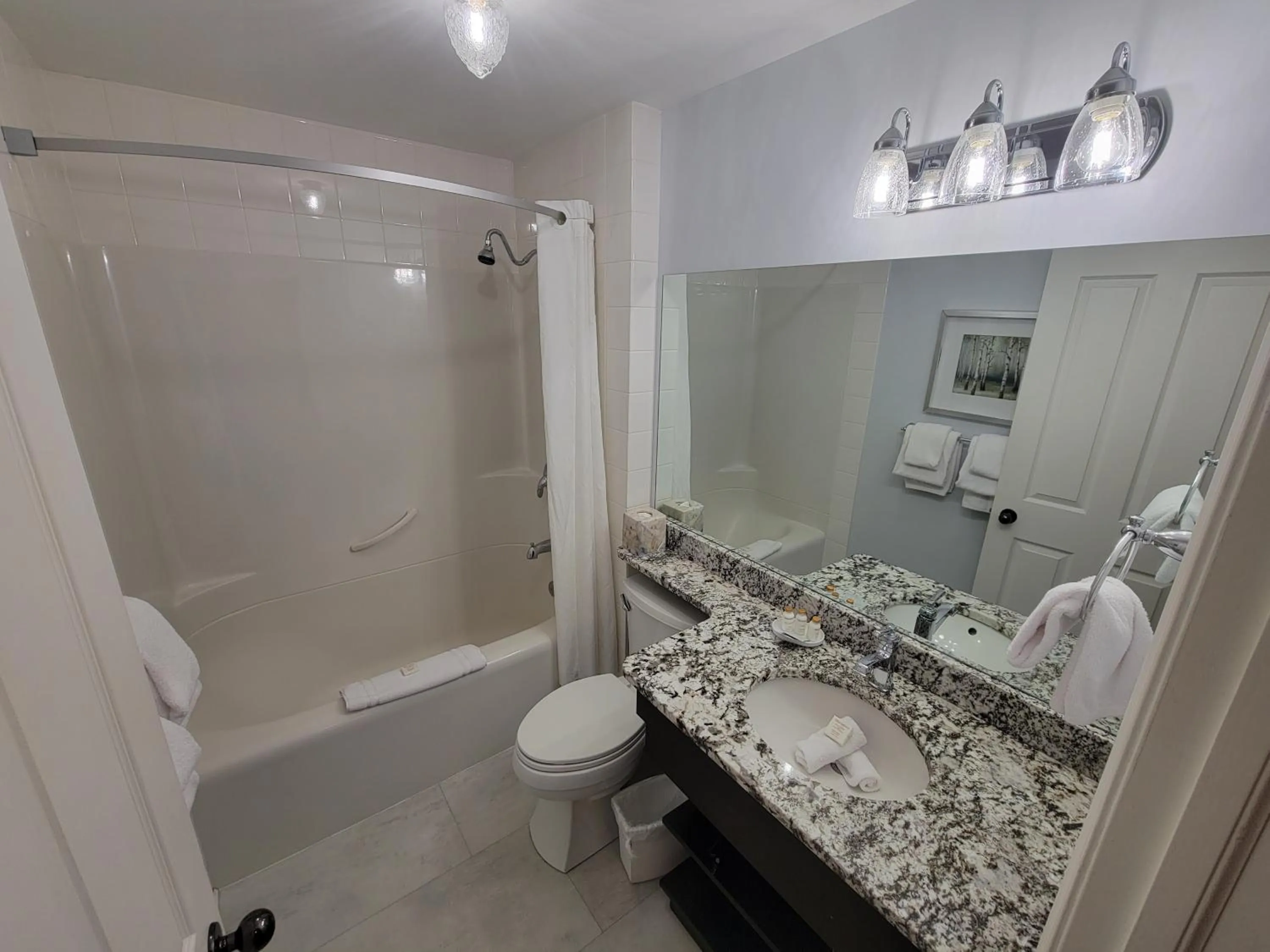 Bathroom in The Georgetown Inn