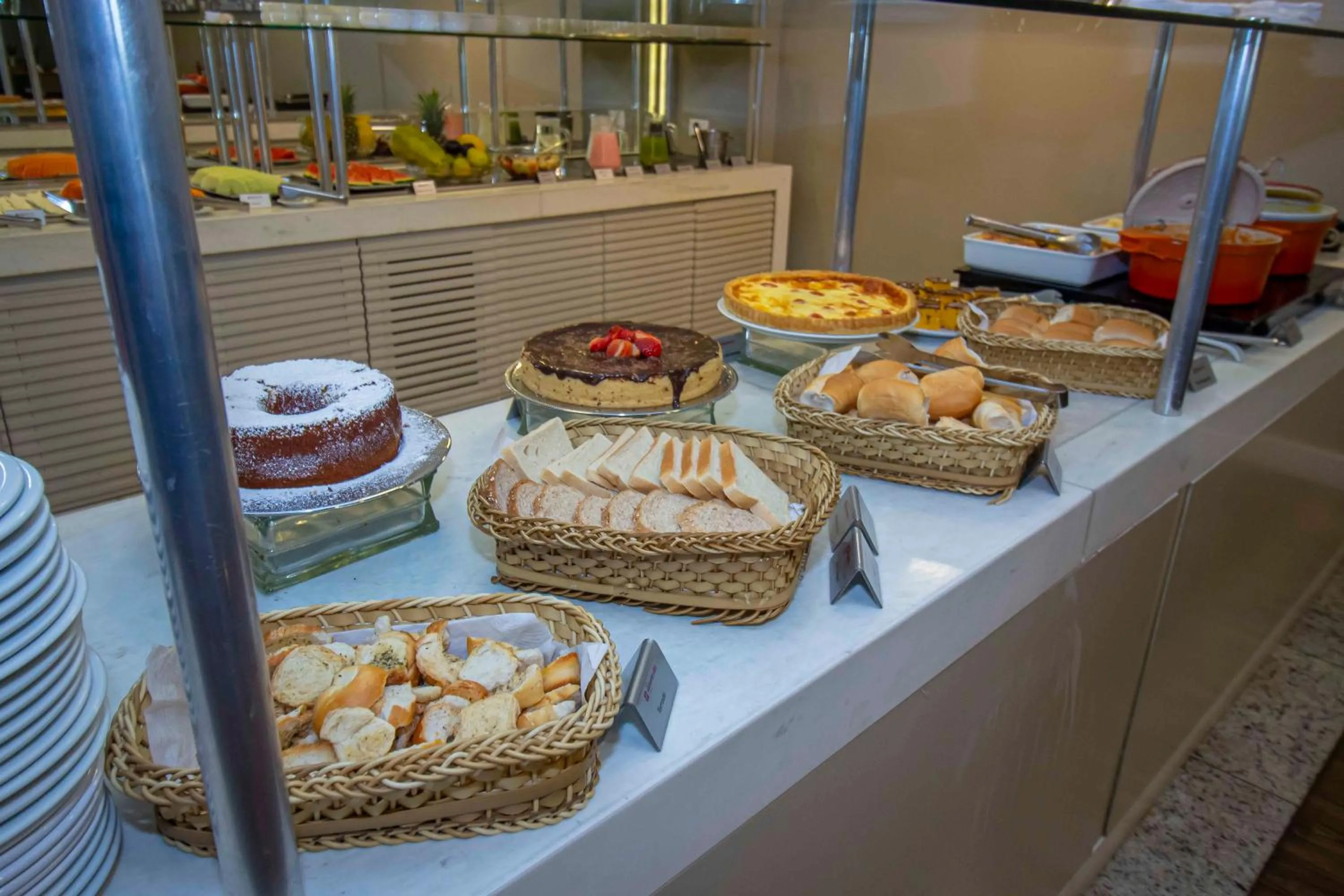 Restaurant/places to eat in Hotel Victoria Villa Curitiba by Nacional Inn