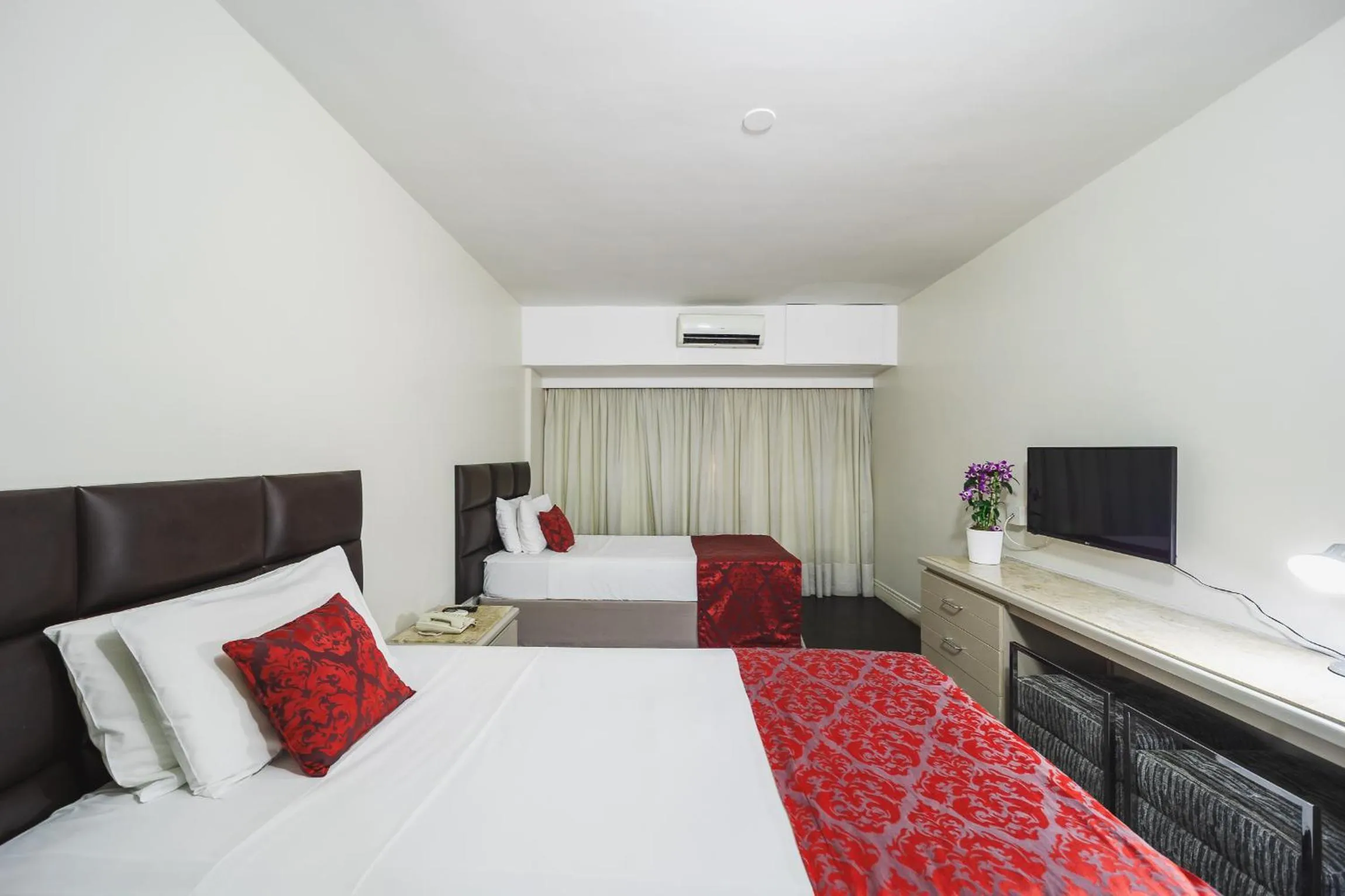 Bed in Hotel Victoria Villa Curitiba by Nacional Inn