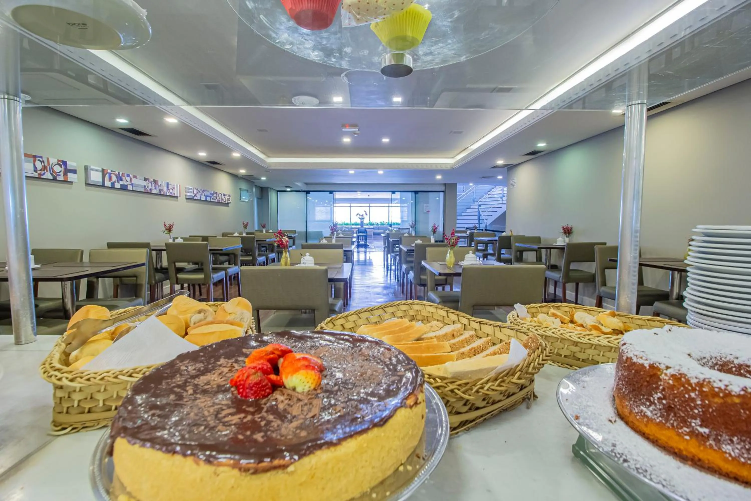 Restaurant/places to eat in Hotel Victoria Villa Curitiba by Nacional Inn