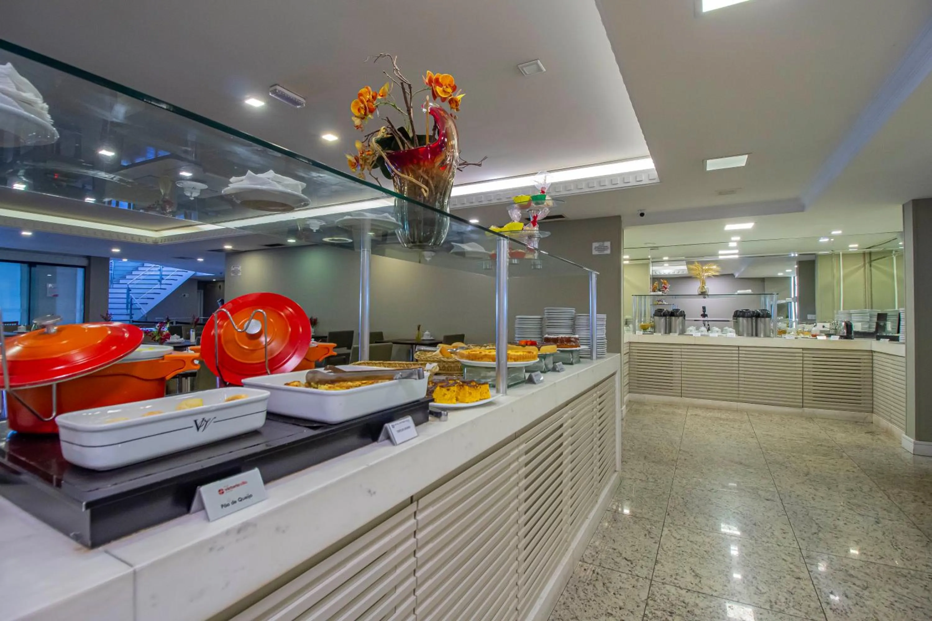 Restaurant/places to eat in Hotel Victoria Villa Curitiba by Nacional Inn