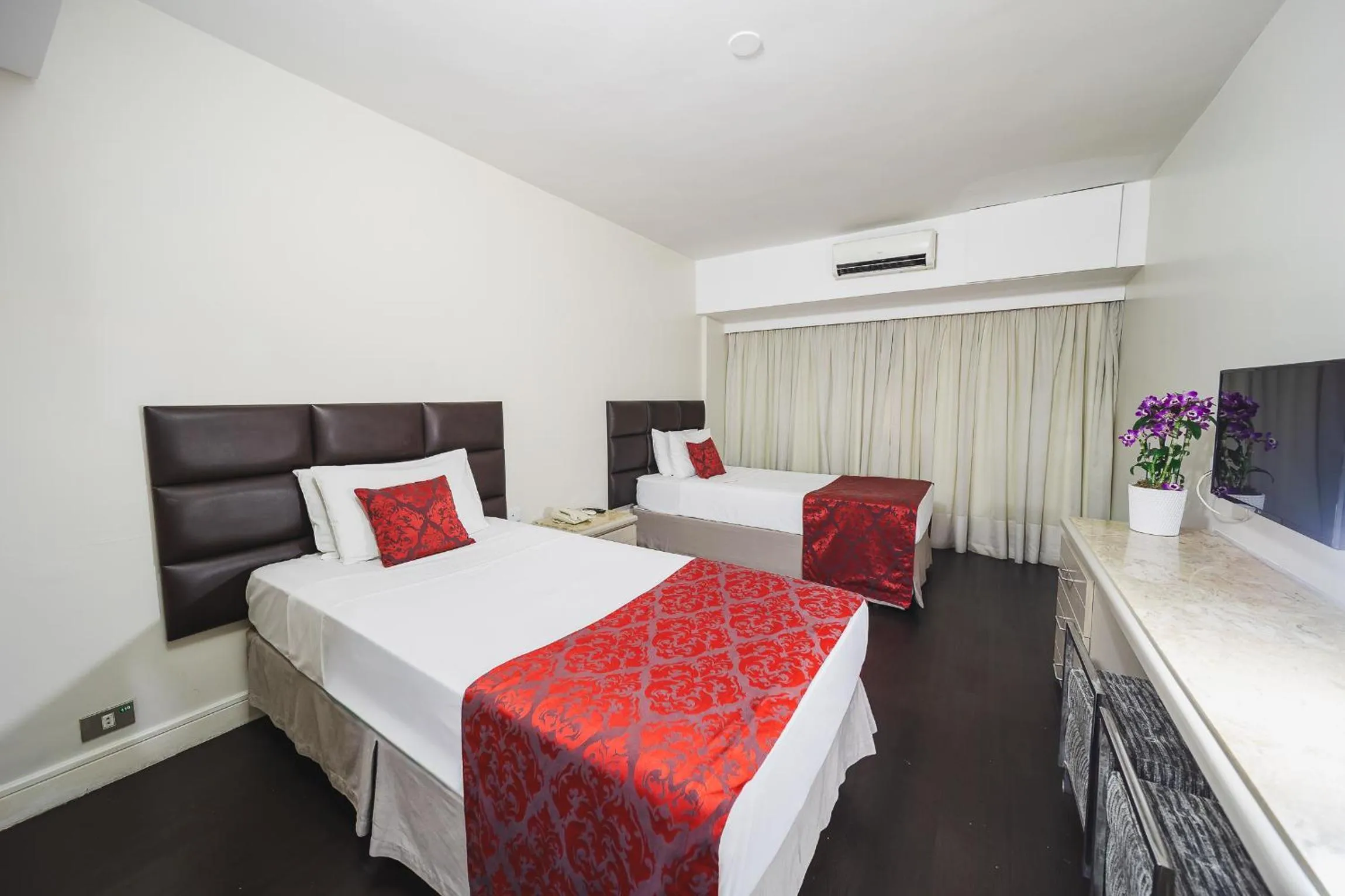 Bed in Hotel Victoria Villa Curitiba by Nacional Inn