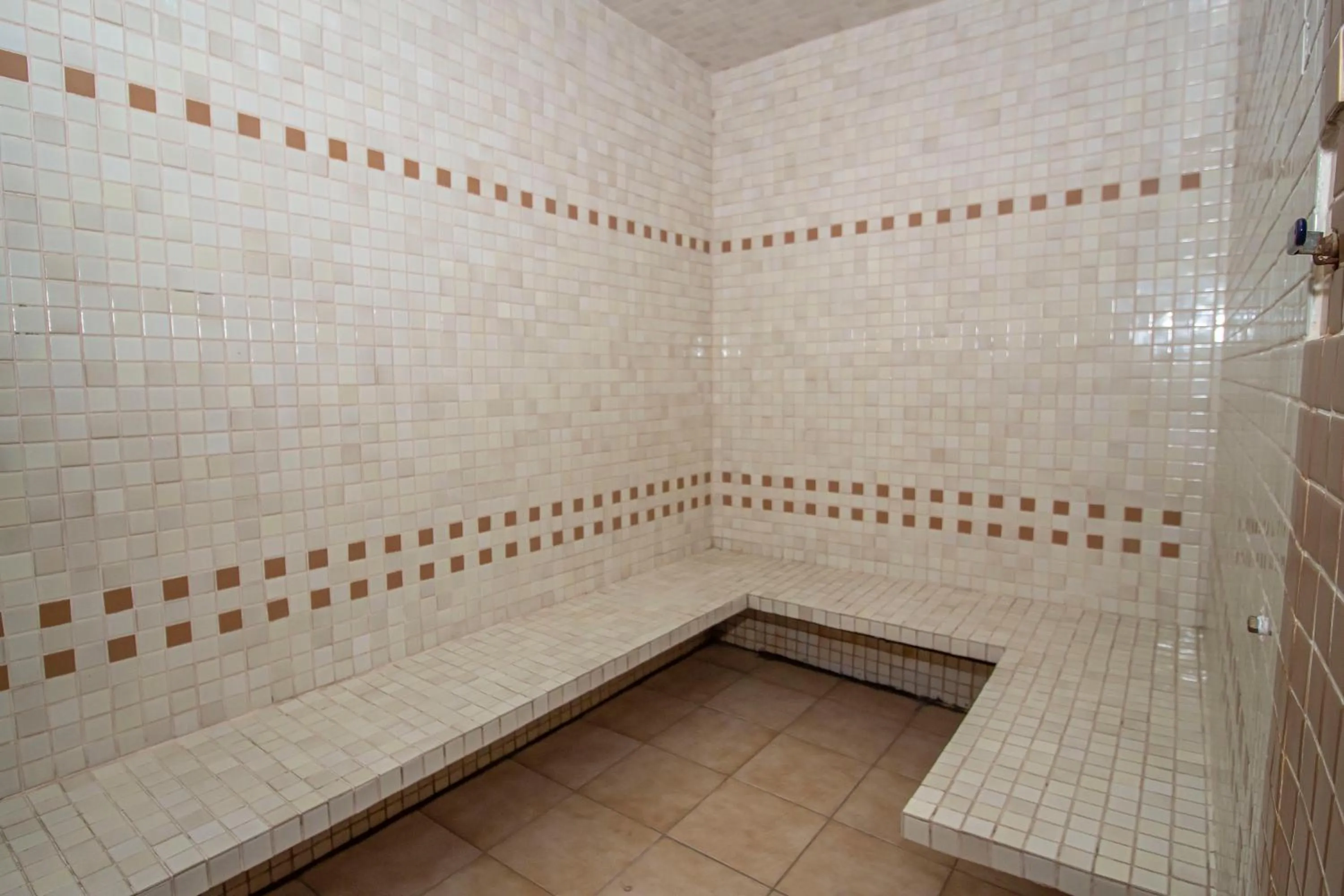 Steam room in Hotel Victoria Villa Curitiba by Nacional Inn