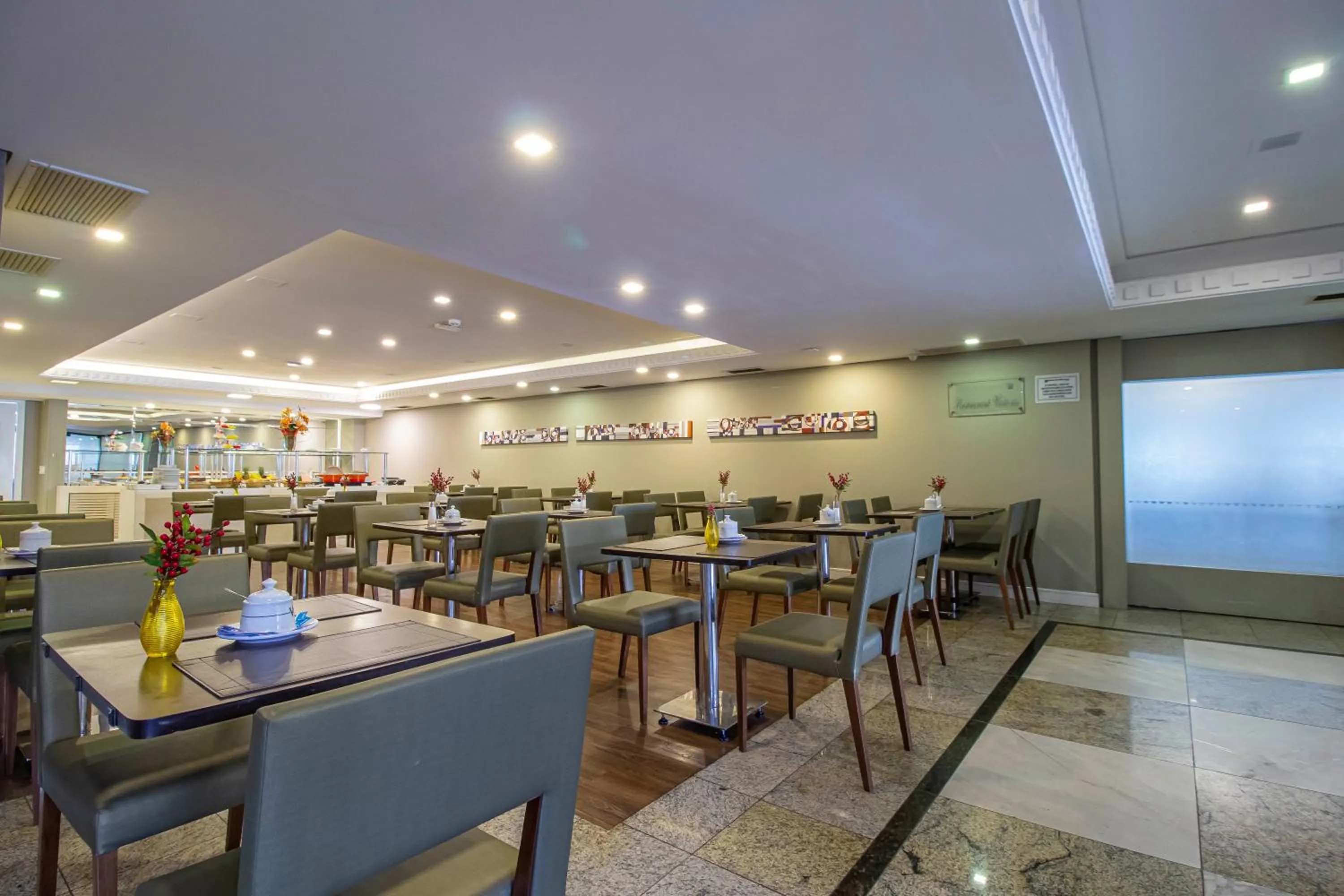 Restaurant/places to eat in Hotel Victoria Villa Curitiba by Nacional Inn
