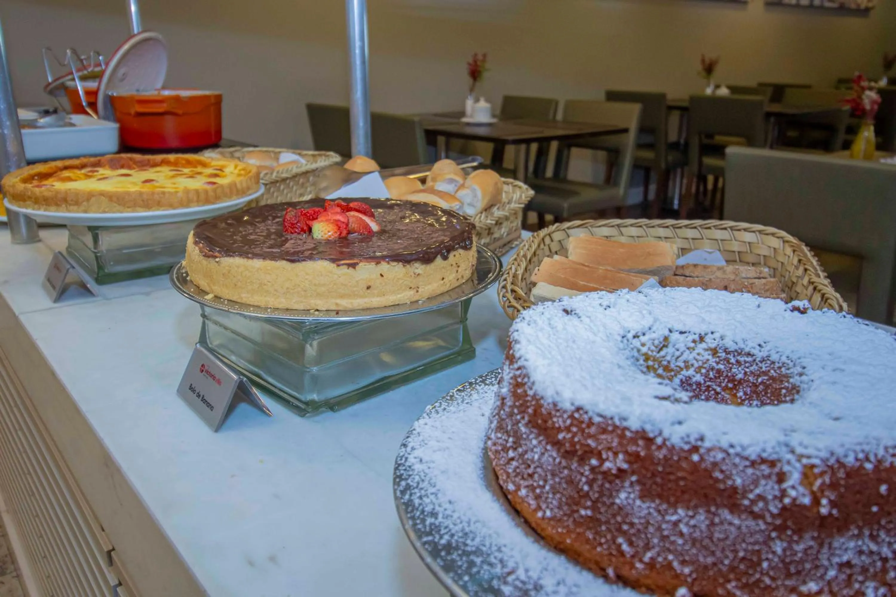 Restaurant/places to eat in Hotel Victoria Villa Curitiba by Nacional Inn