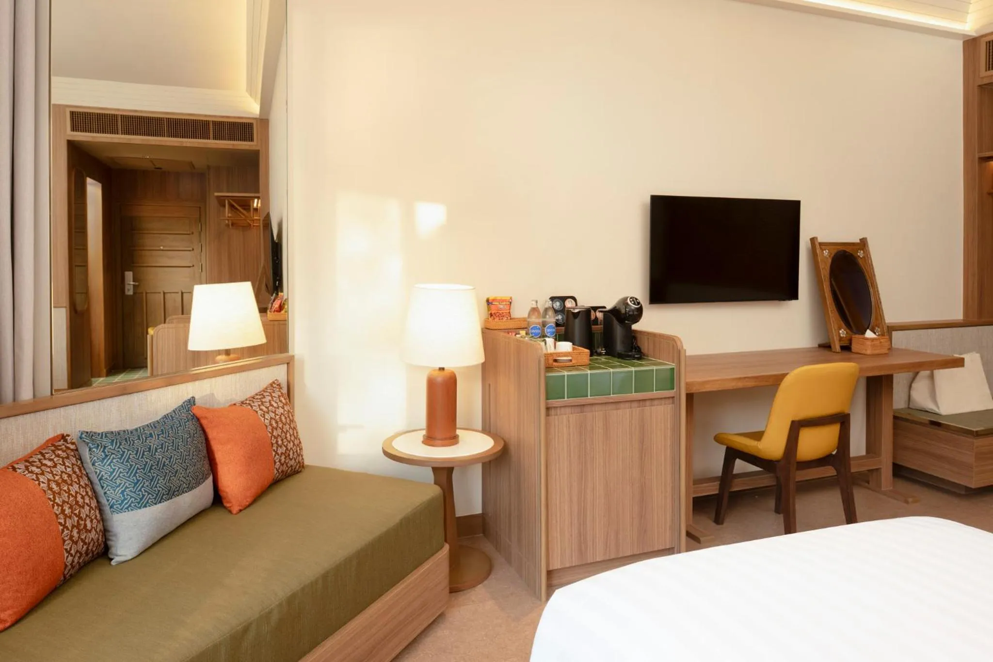 Communal lounge/ TV room, Bed in Aonang Villa Resort l Lifestyle Beachfront Resort