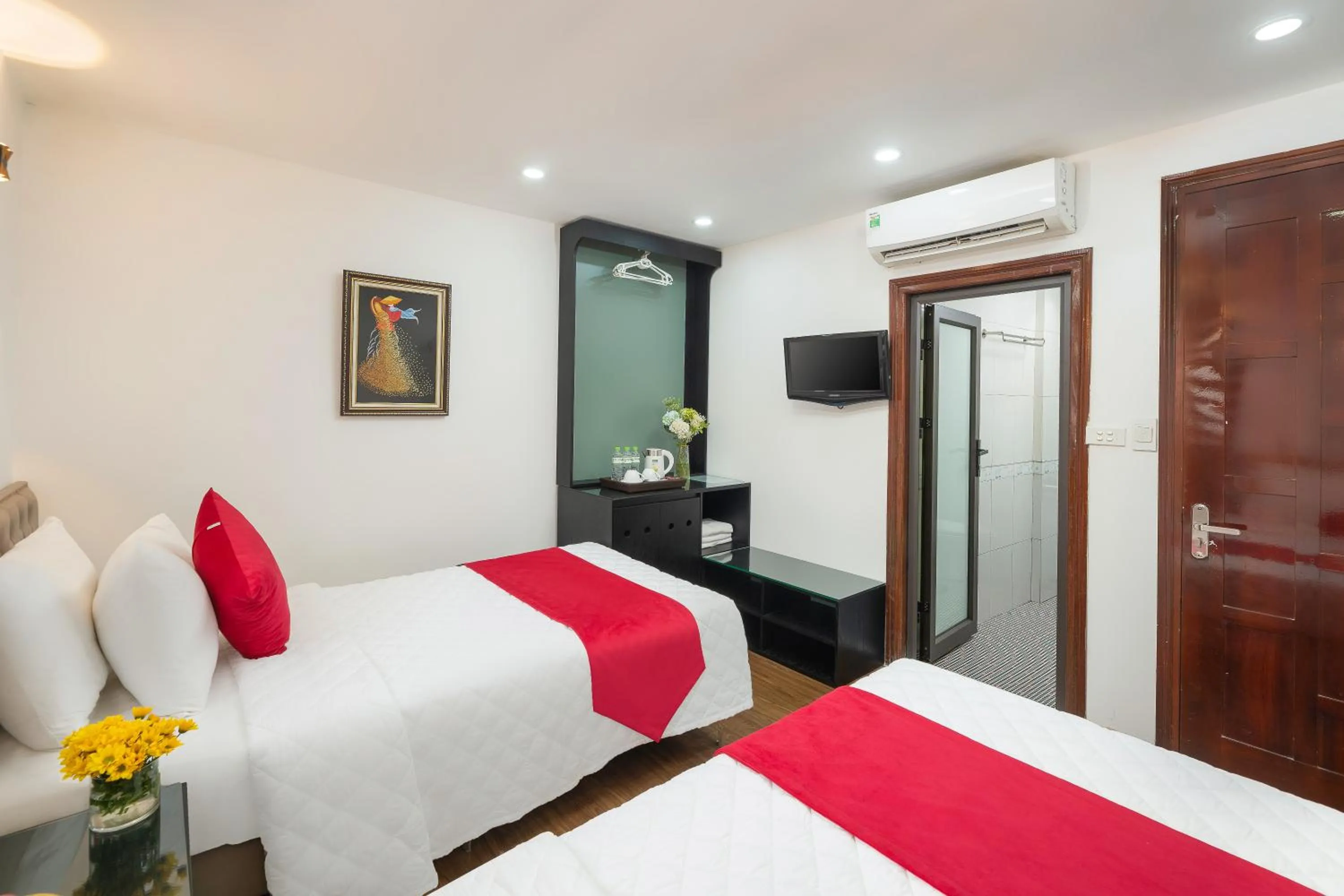 Bedroom, Bed in Golden Time Hostel 3