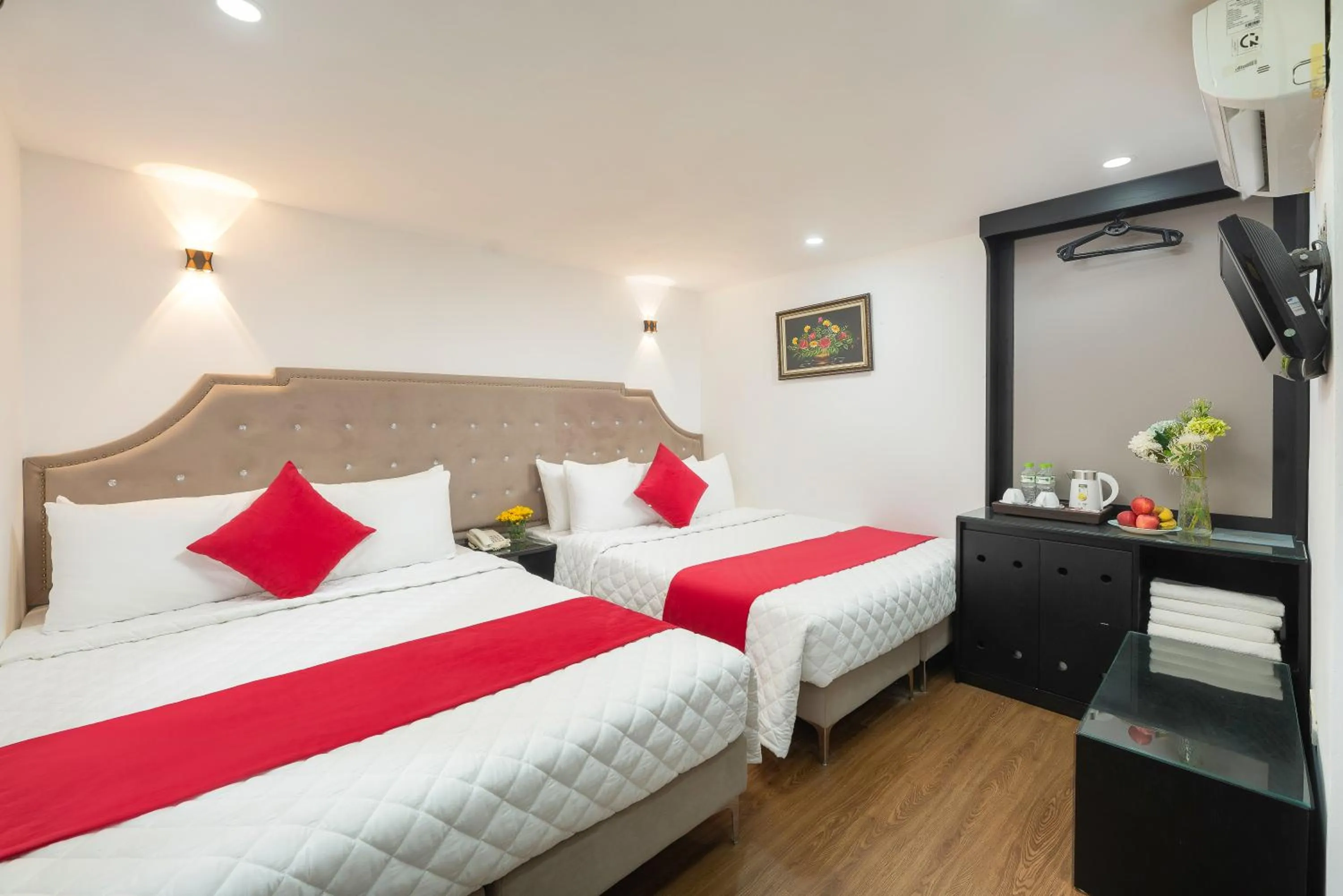 Bedroom, Bed in Golden Time Hostel 3