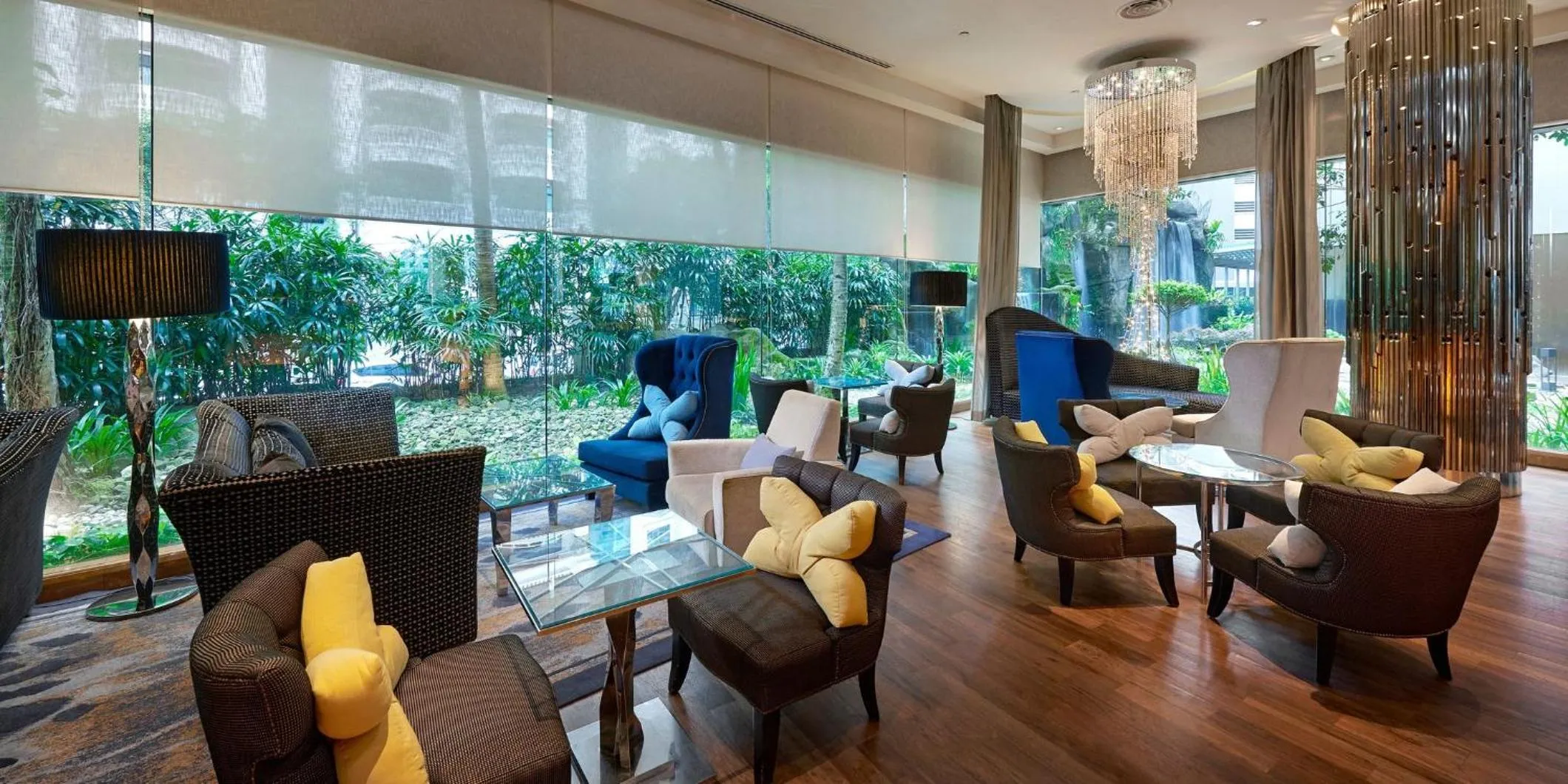 Lounge or bar in InterContinental Kuala Lumpur by IHG