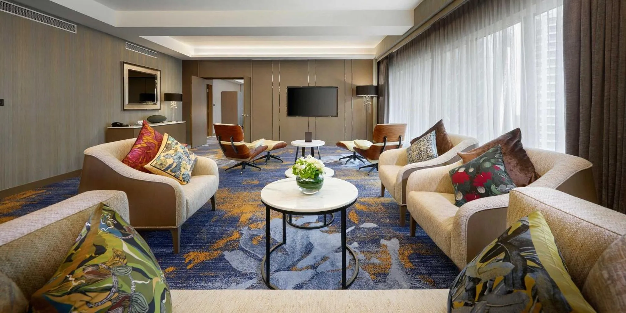 Photo of the whole room in InterContinental Kuala Lumpur by IHG