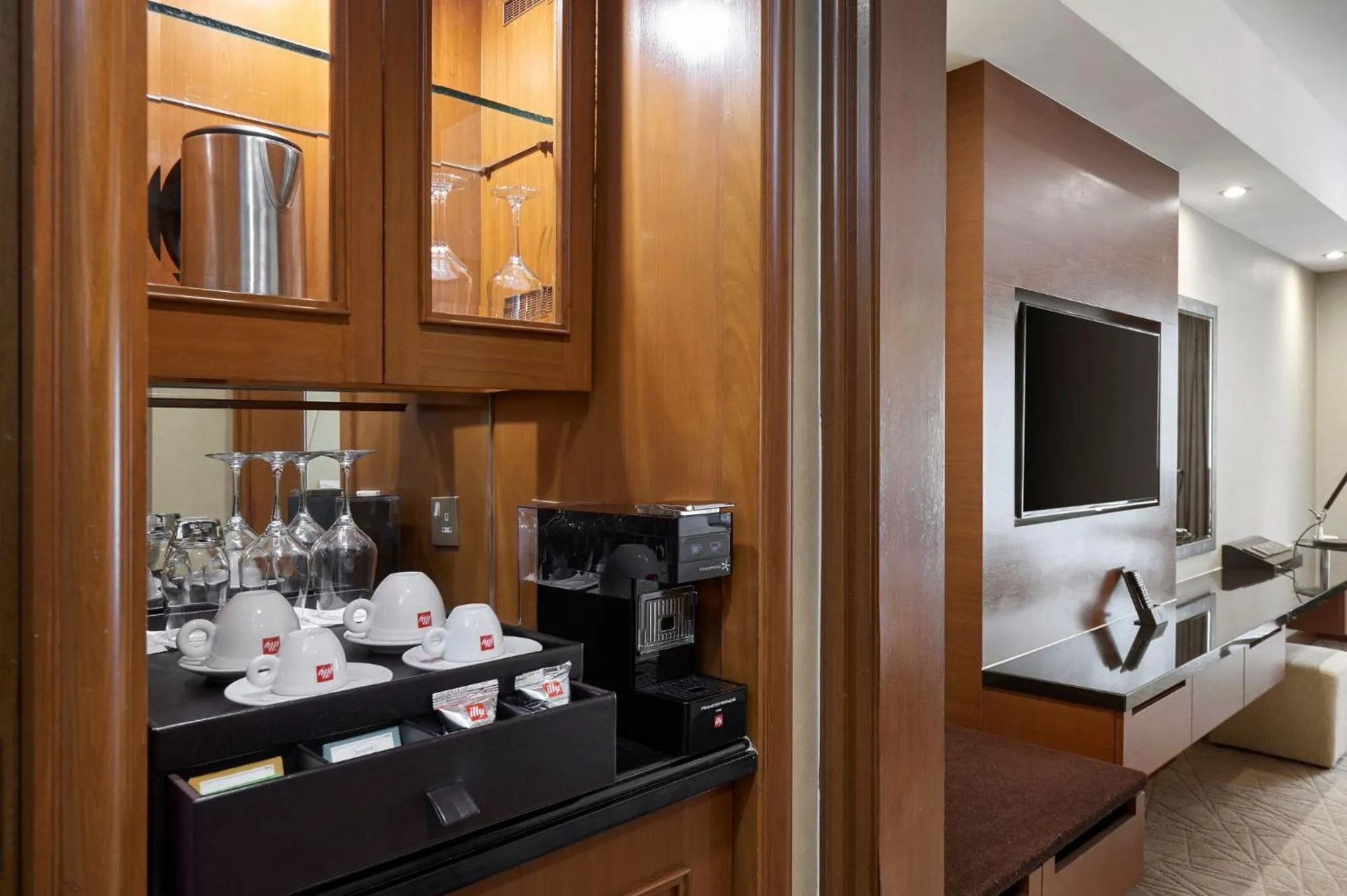 Coffee/tea facilities in InterContinental Kuala Lumpur by IHG