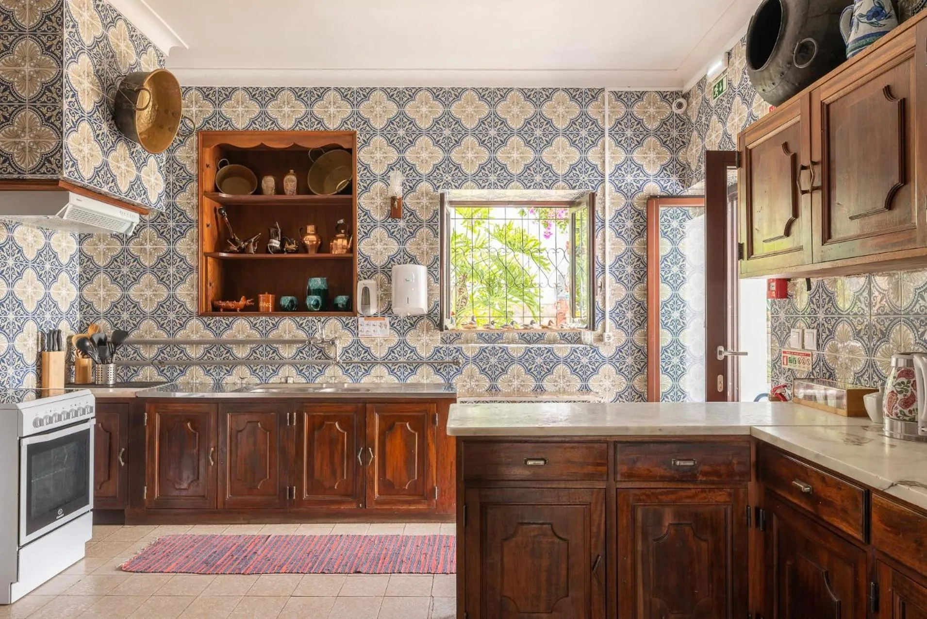 Kitchen or kitchenette in Casa dos Arcos - Charm Guesthouse