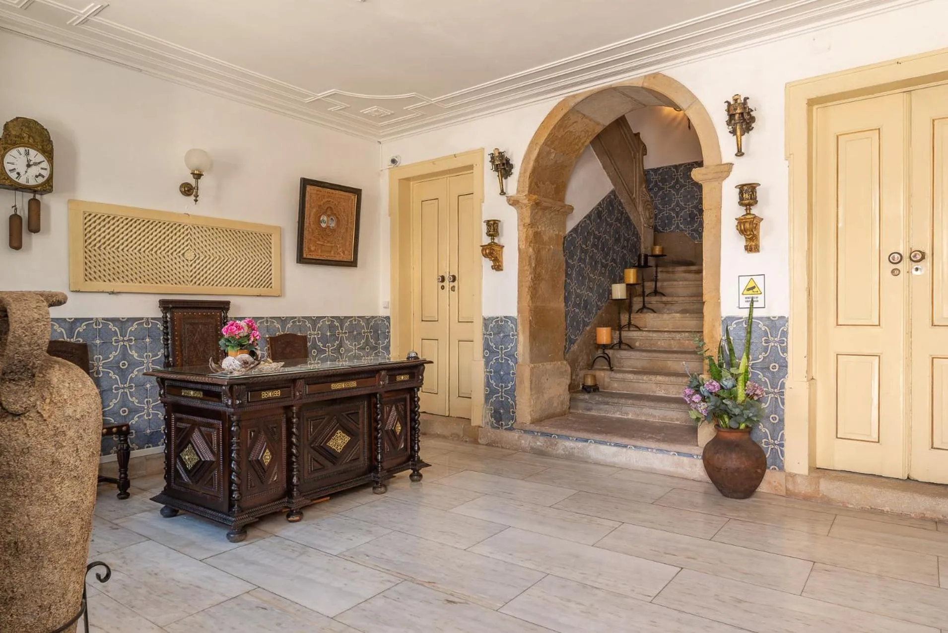 Lobby or reception in Casa dos Arcos - Charm Guesthouse
