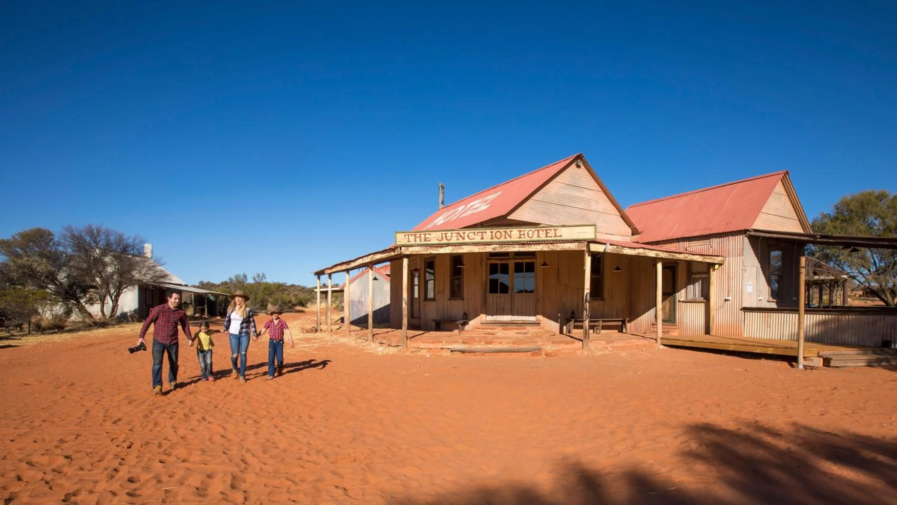Property building in Ooraminna Homestead
