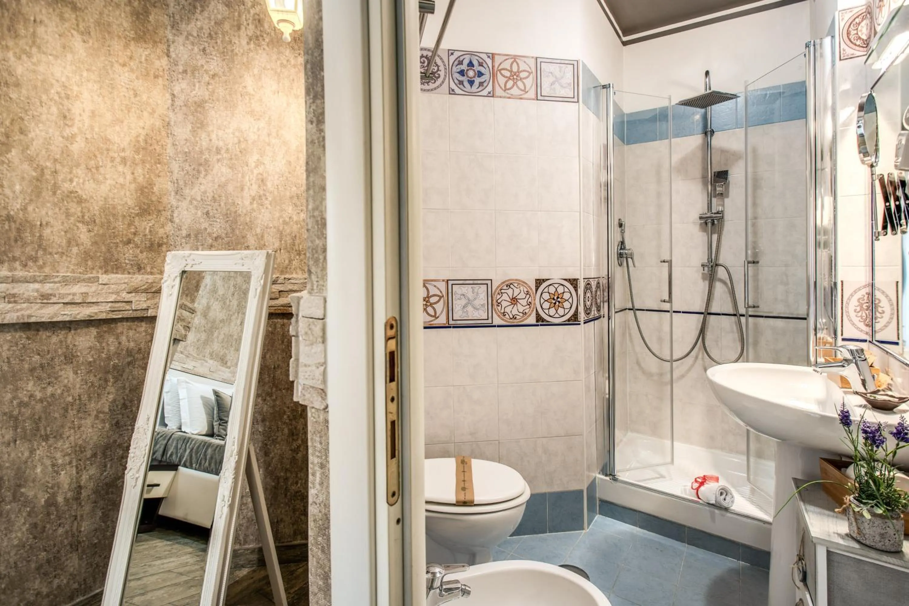 Bathroom in Santamaria Inn