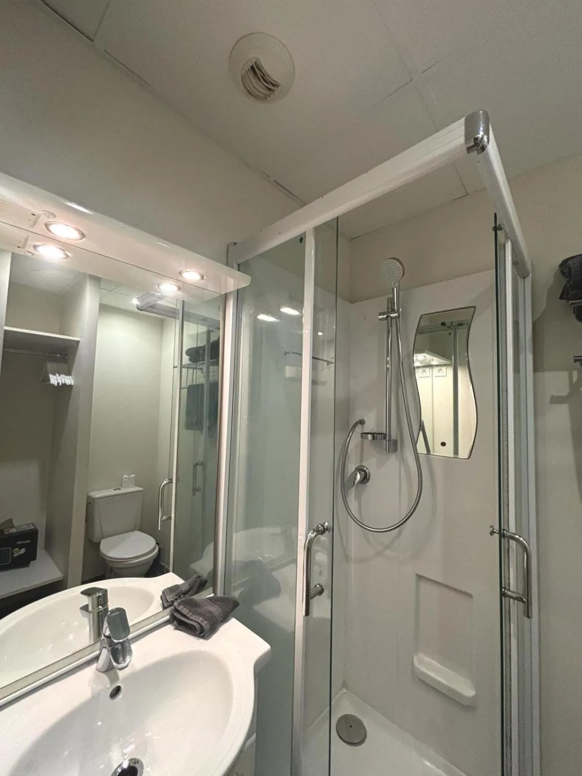 Shower in Résidence Gambetta