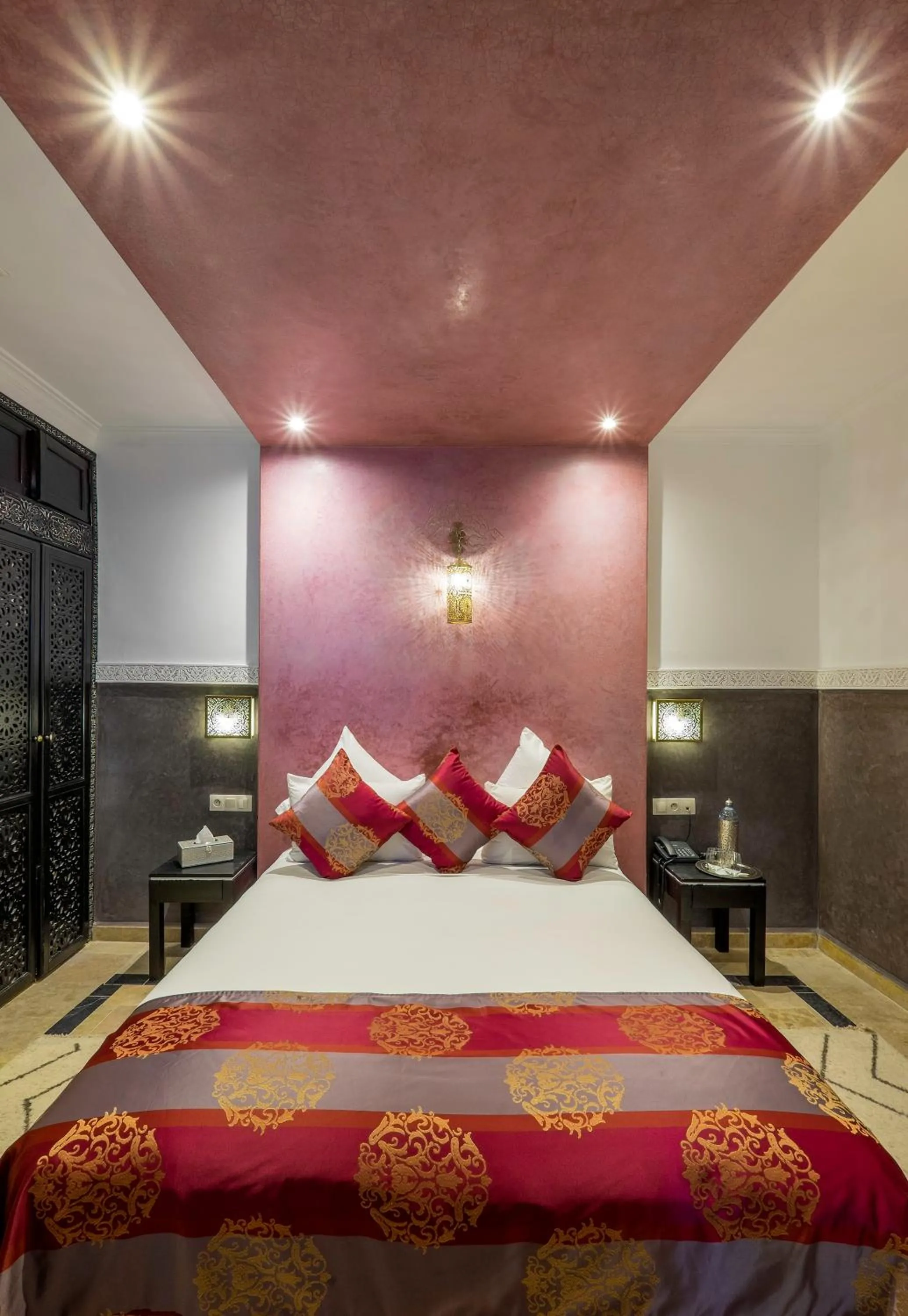 Photo of the whole room, Bed in Riad Nesma Suites & Spa