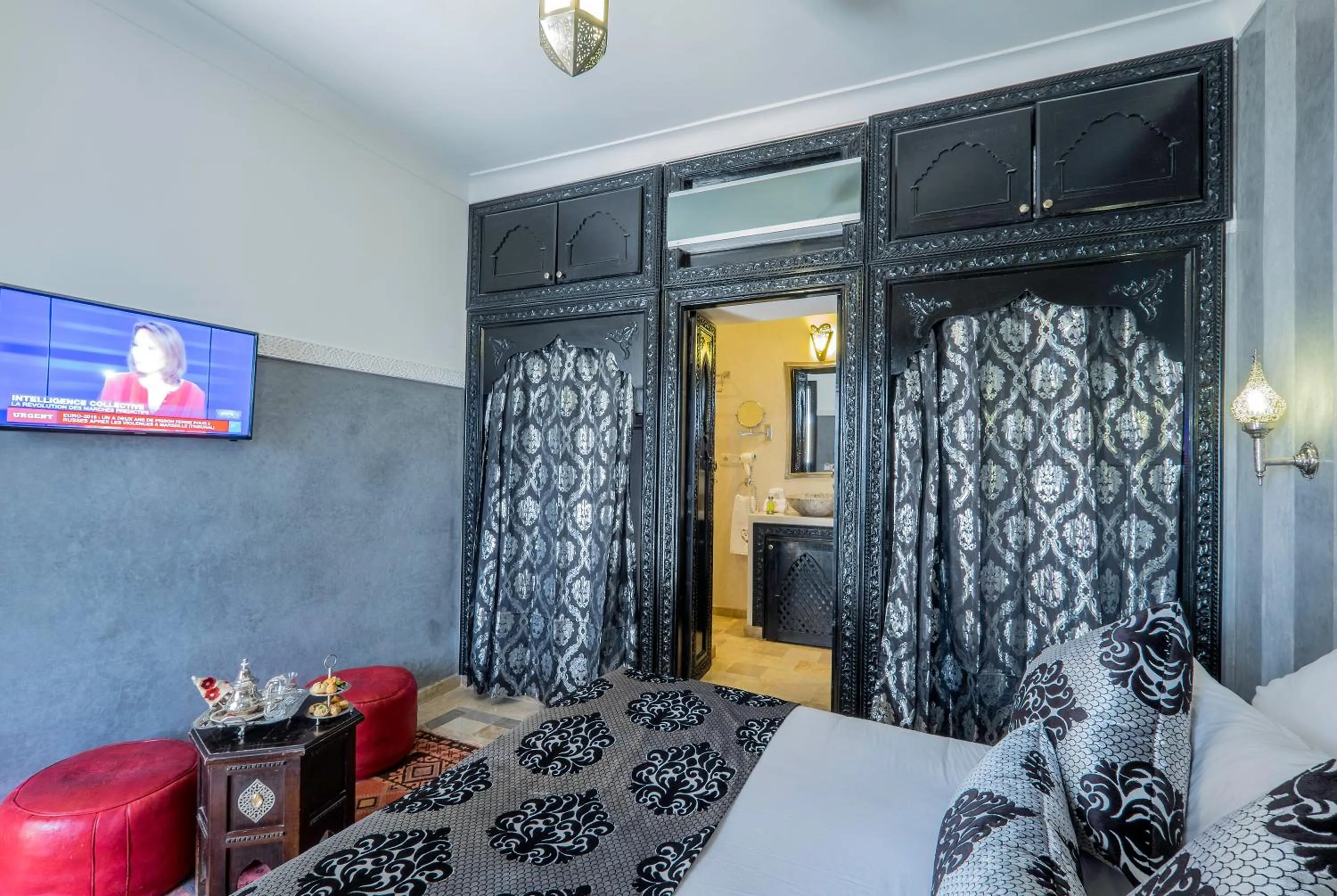 TV and multimedia, Bed in Riad Nesma Suites & Spa
