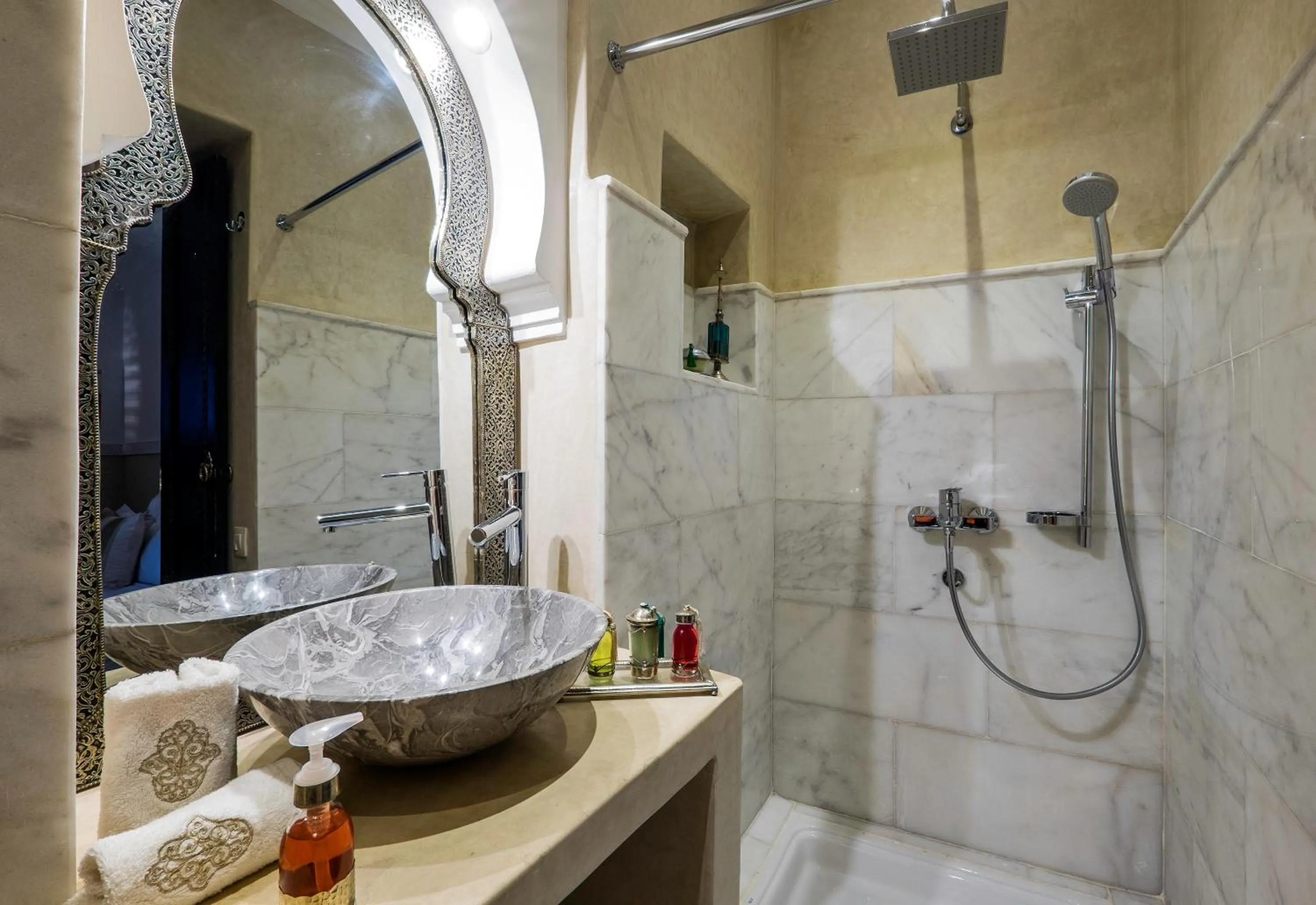Shower in Riad Nesma Suites & Spa