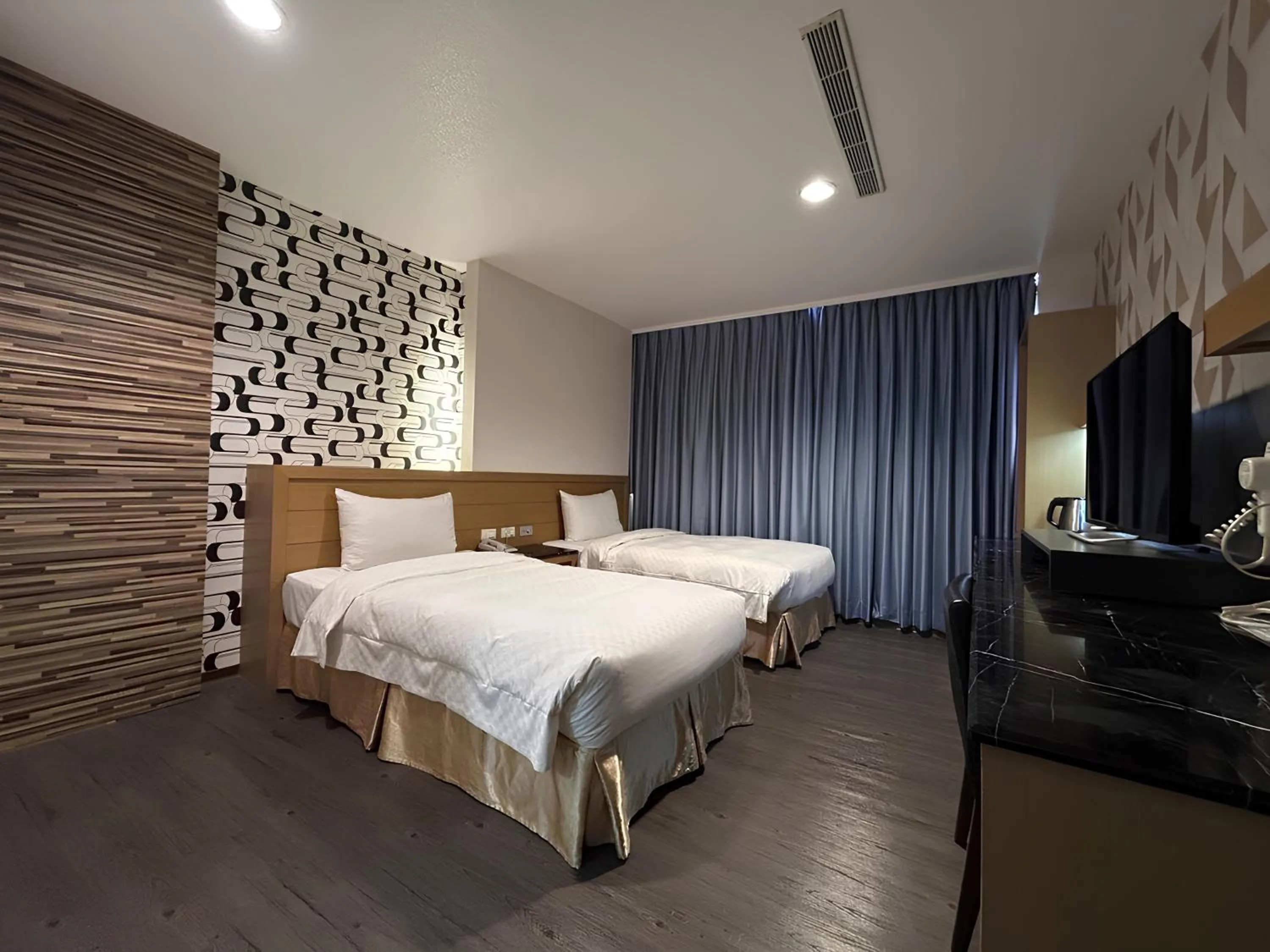 Photo of the whole room, Bed in 花鄉商旅 左營店 Hua Xiang Hotel-Zuoying