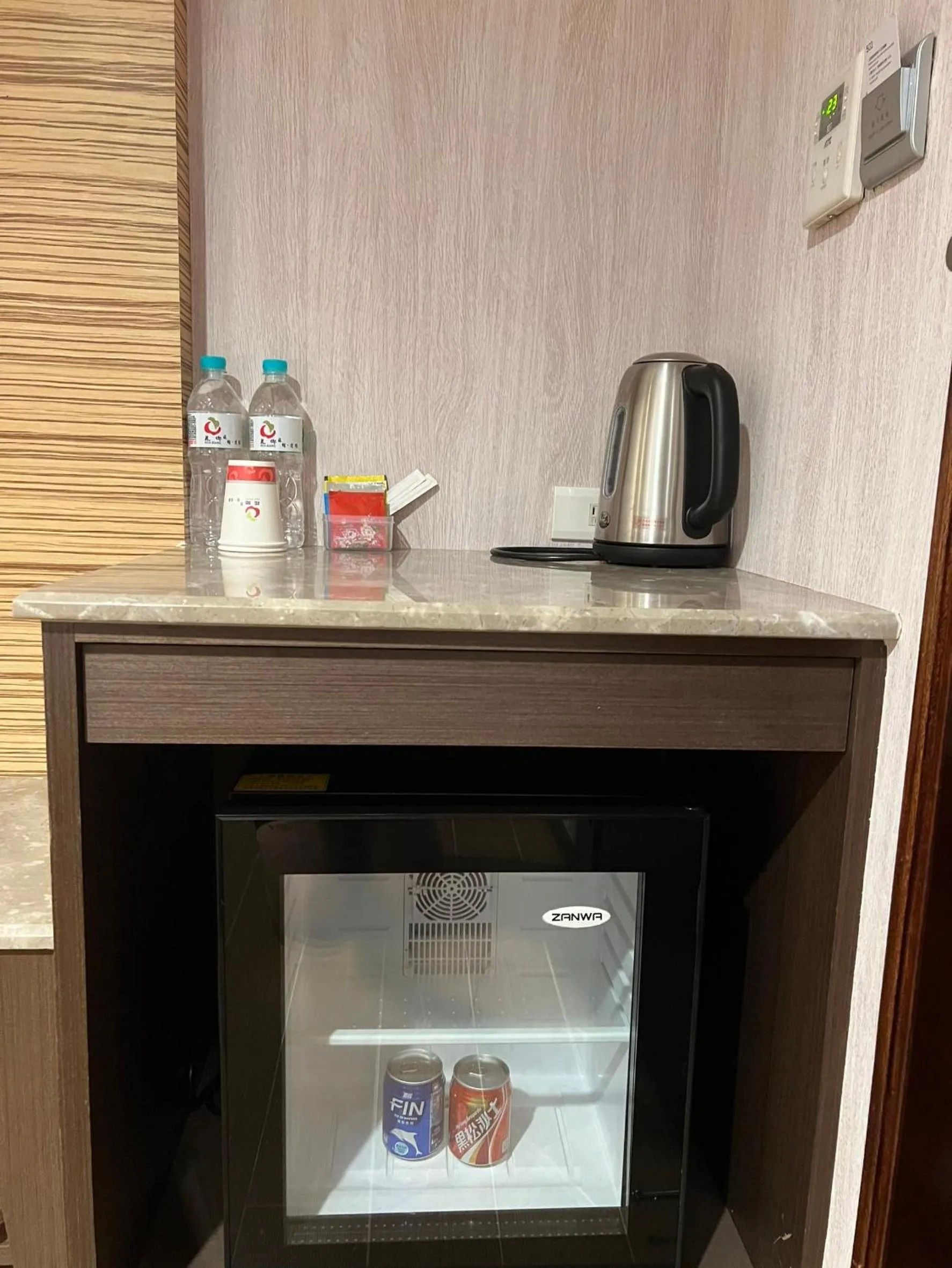 Coffee/tea facilities in 花鄉商旅 左營店 Hua Xiang Hotel-Zuoying