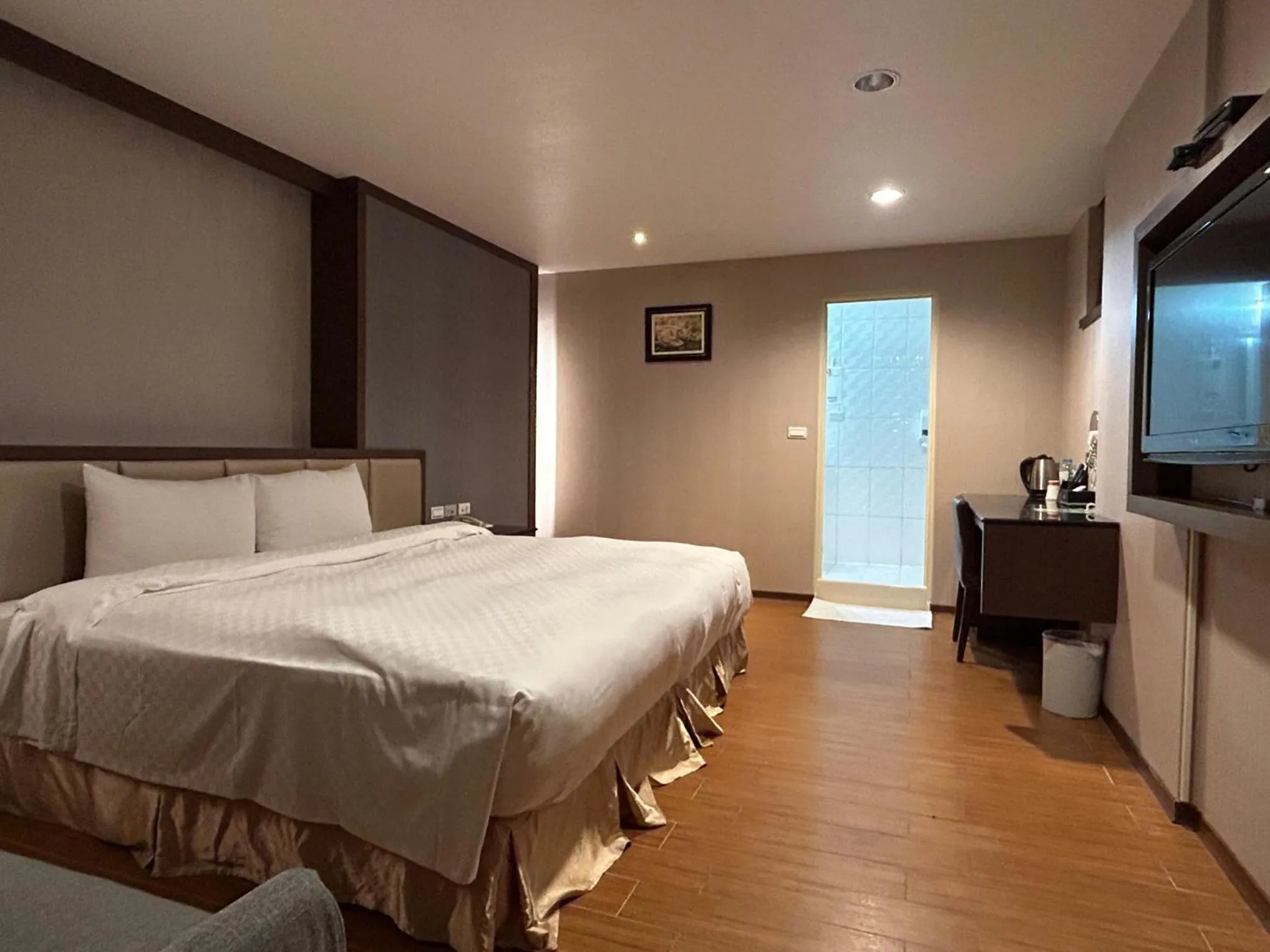 Photo of the whole room, Bed in 花鄉商旅 左營店 Hua Xiang Hotel-Zuoying