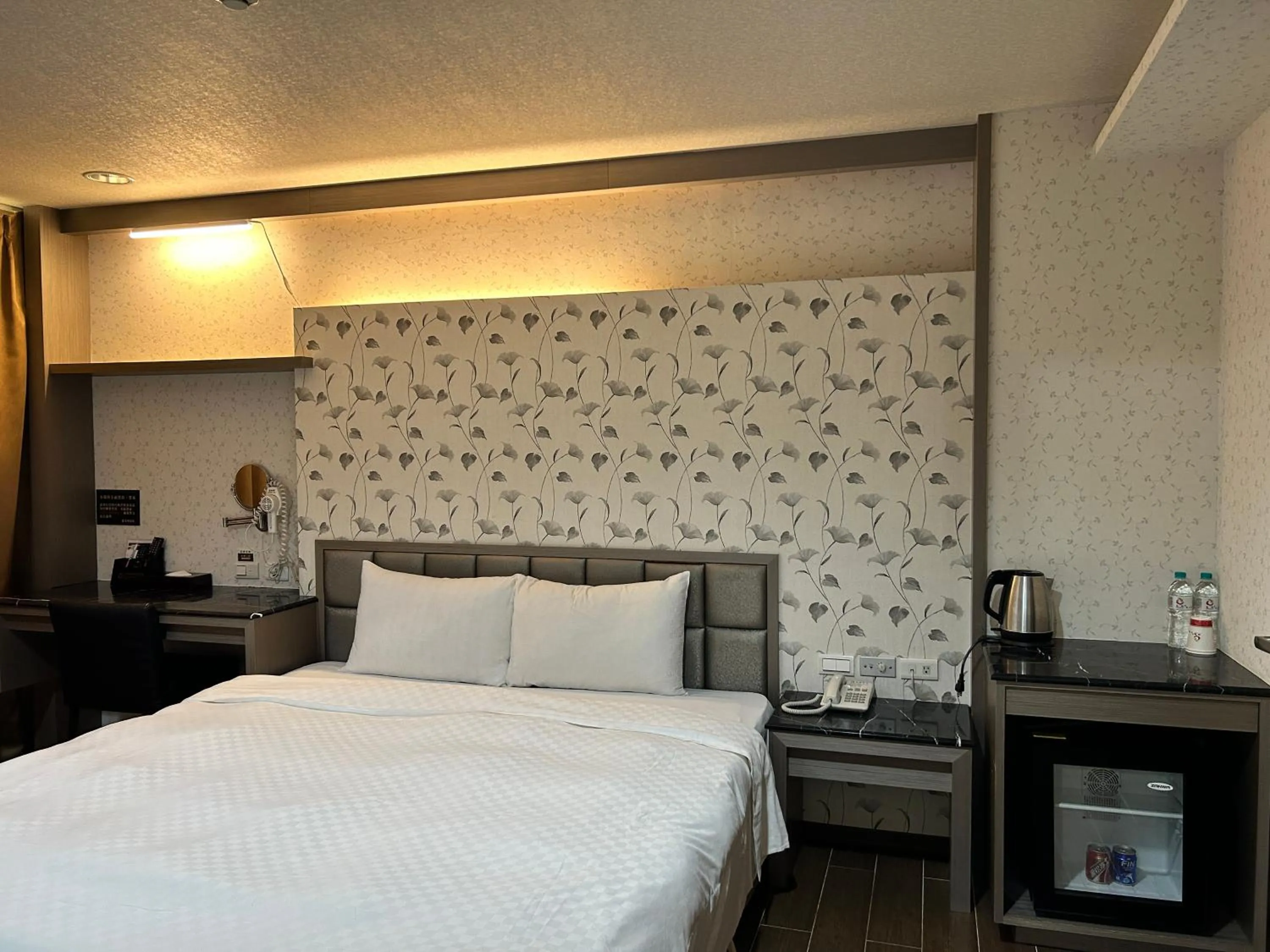 Photo of the whole room, Bed in 花鄉商旅 左營店 Hua Xiang Hotel-Zuoying
