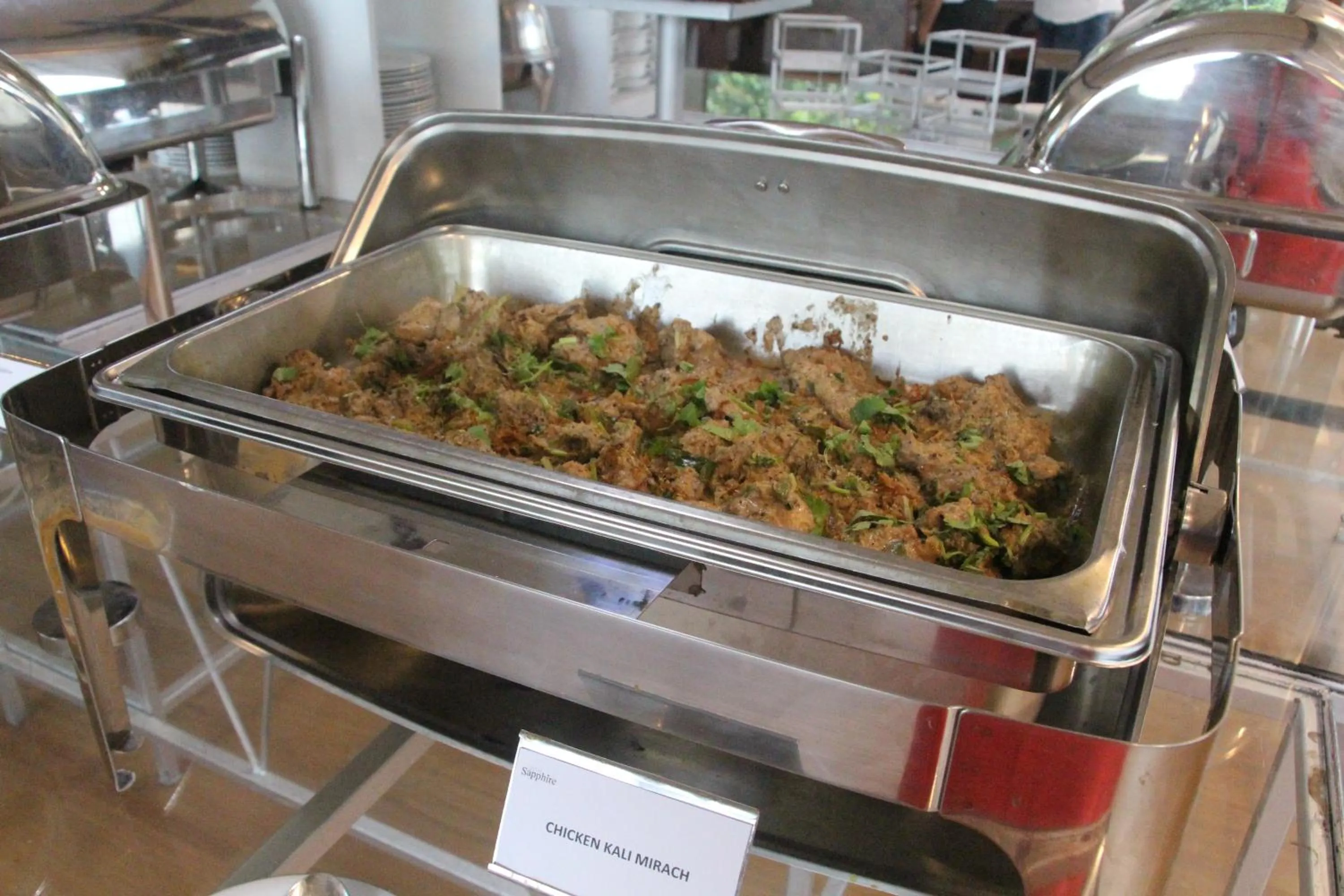 Restaurant/places to eat in Hotel Sapphire