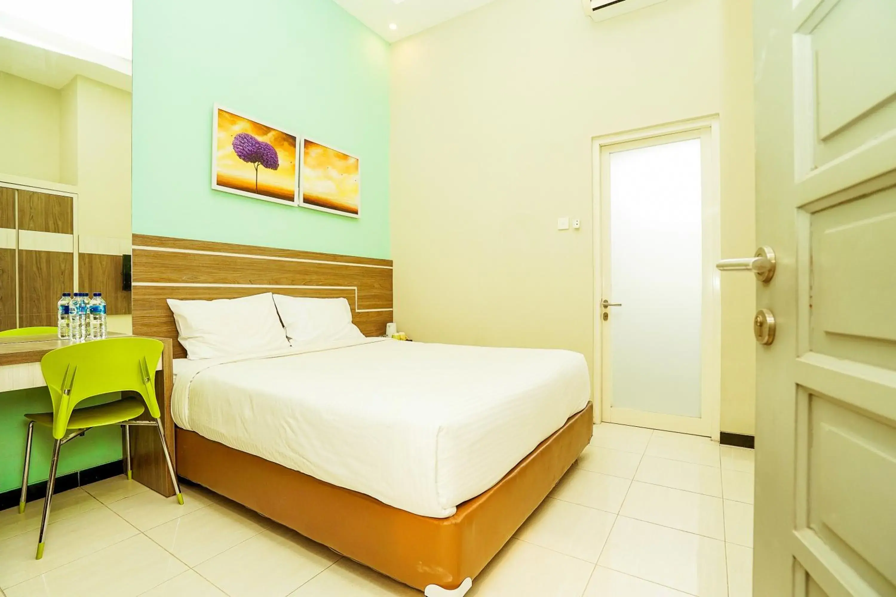 Bedroom, Bed in Ardhya Guesthouse Syariah by ecommerceloka Bedroom, Bed in Ardhya Guesthouse Syariah by ecommerceloka