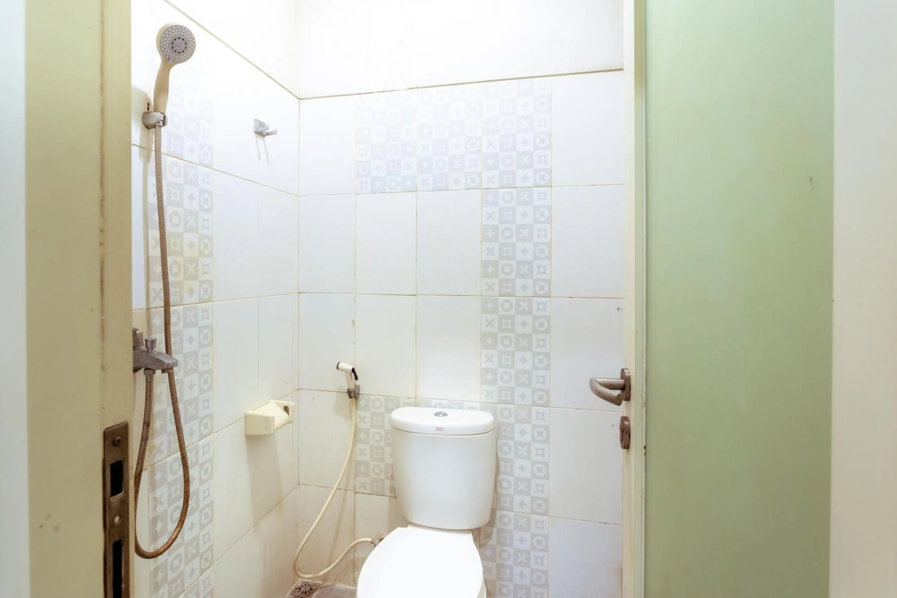 Bathroom in Ardhya Guesthouse Syariah by ecommerceloka