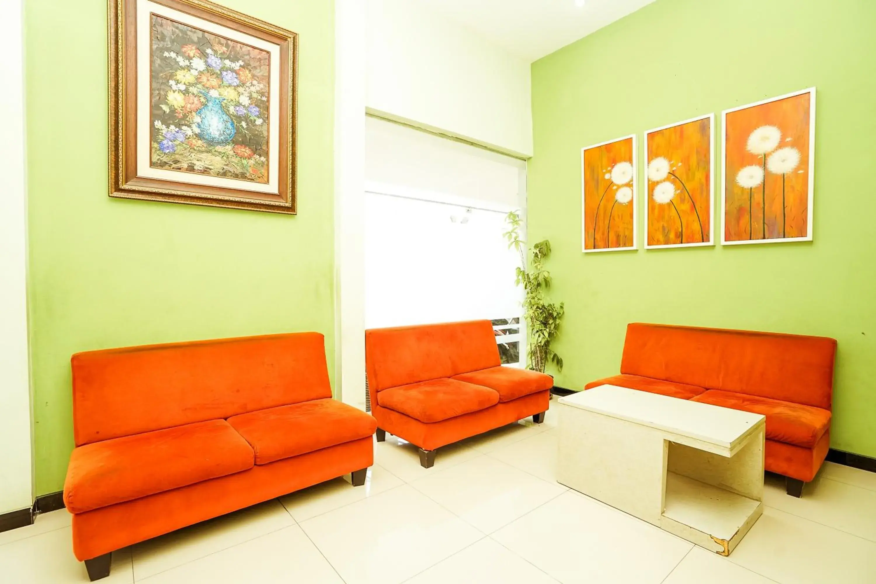 Lobby or reception in Ardhya Guesthouse Syariah by ecommerceloka Lobby or reception in Ardhya Guesthouse Syariah by ecommerceloka