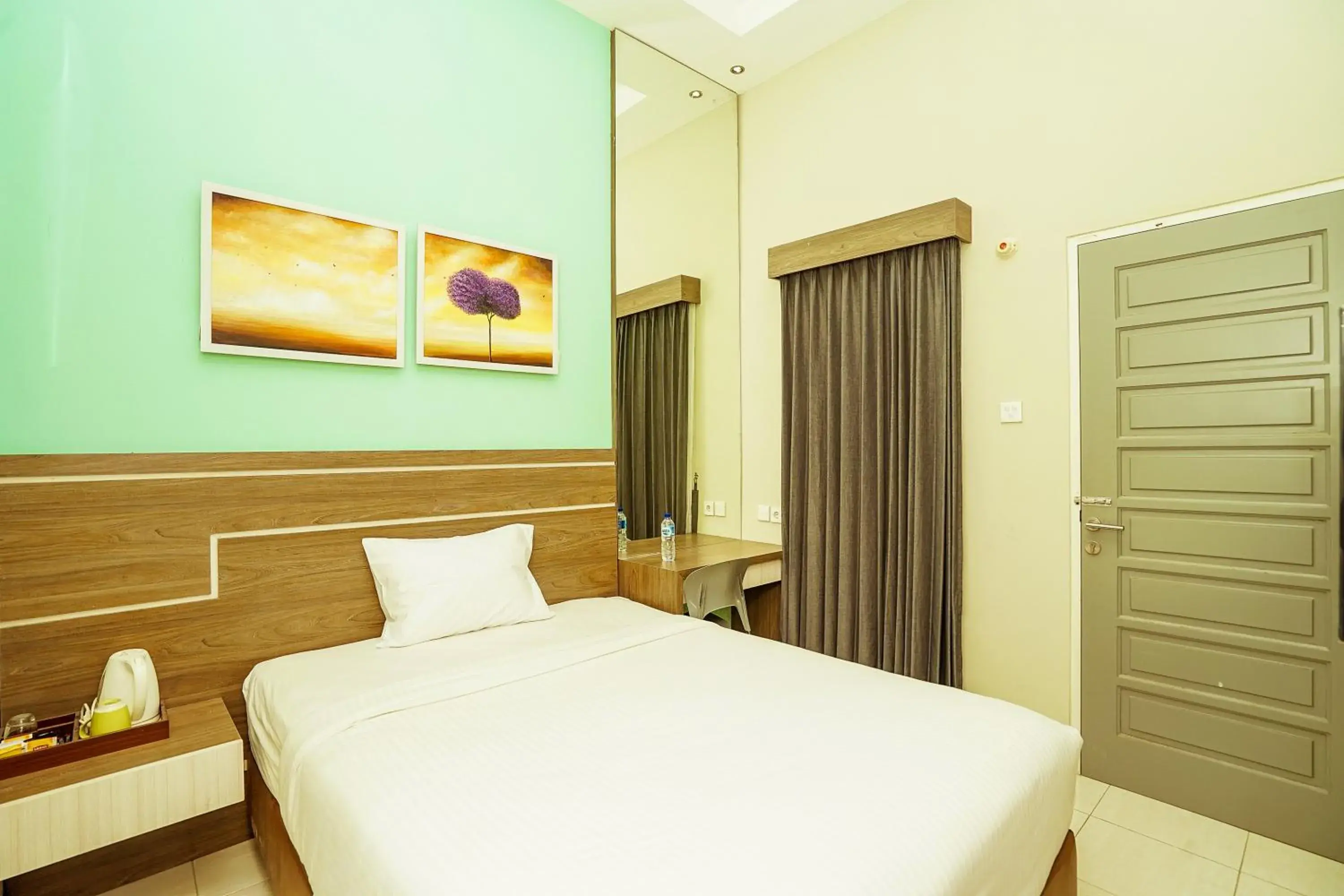 Bedroom, Bed in Ardhya Guesthouse Syariah by ecommerceloka Bedroom, Bed in Ardhya Guesthouse Syariah by ecommerceloka