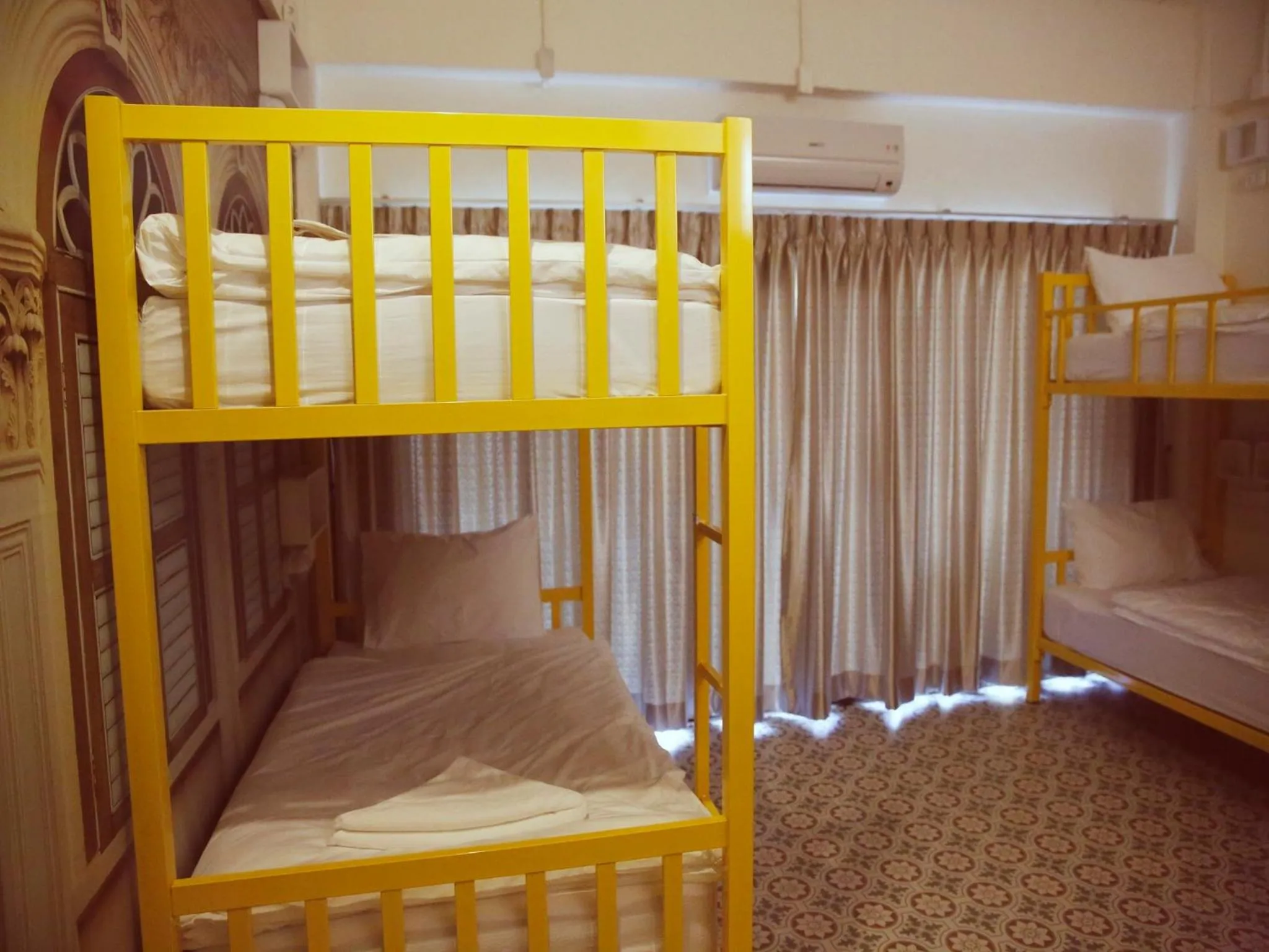 bunk bed in Sino Hostel @ Kata