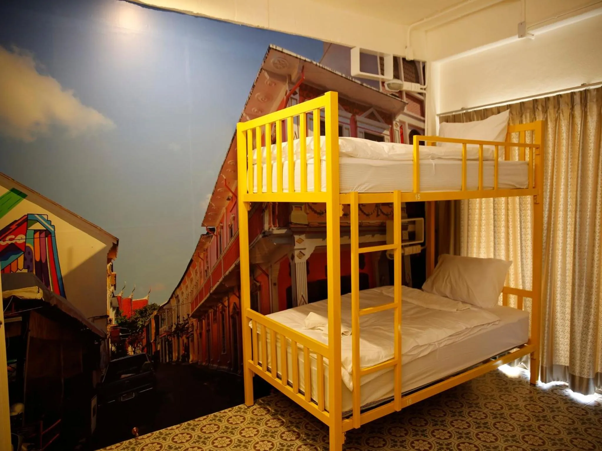 bunk bed in Sino Hostel @ Kata