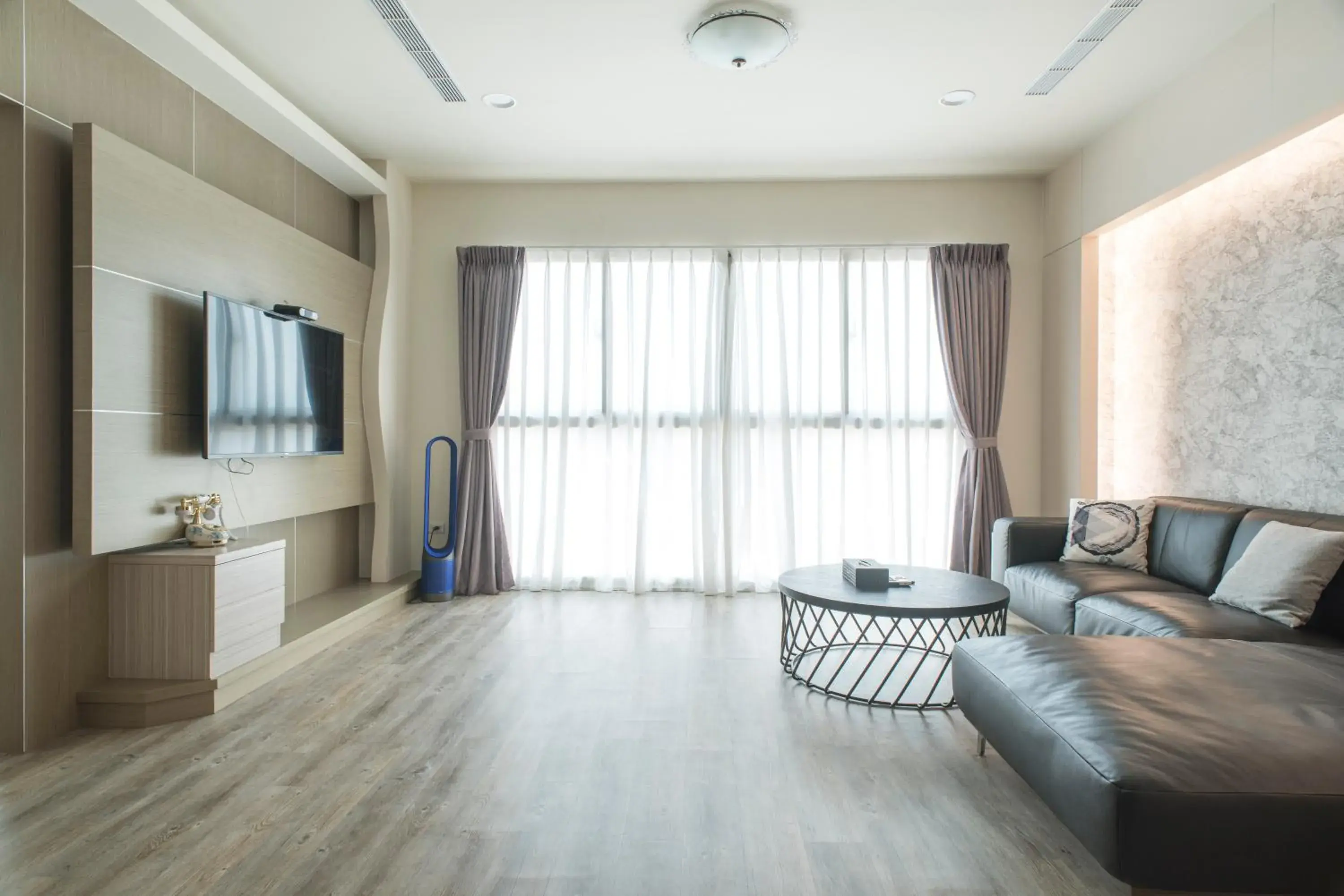 Living room in Whoops Hotel Living room in Whoops Hotel