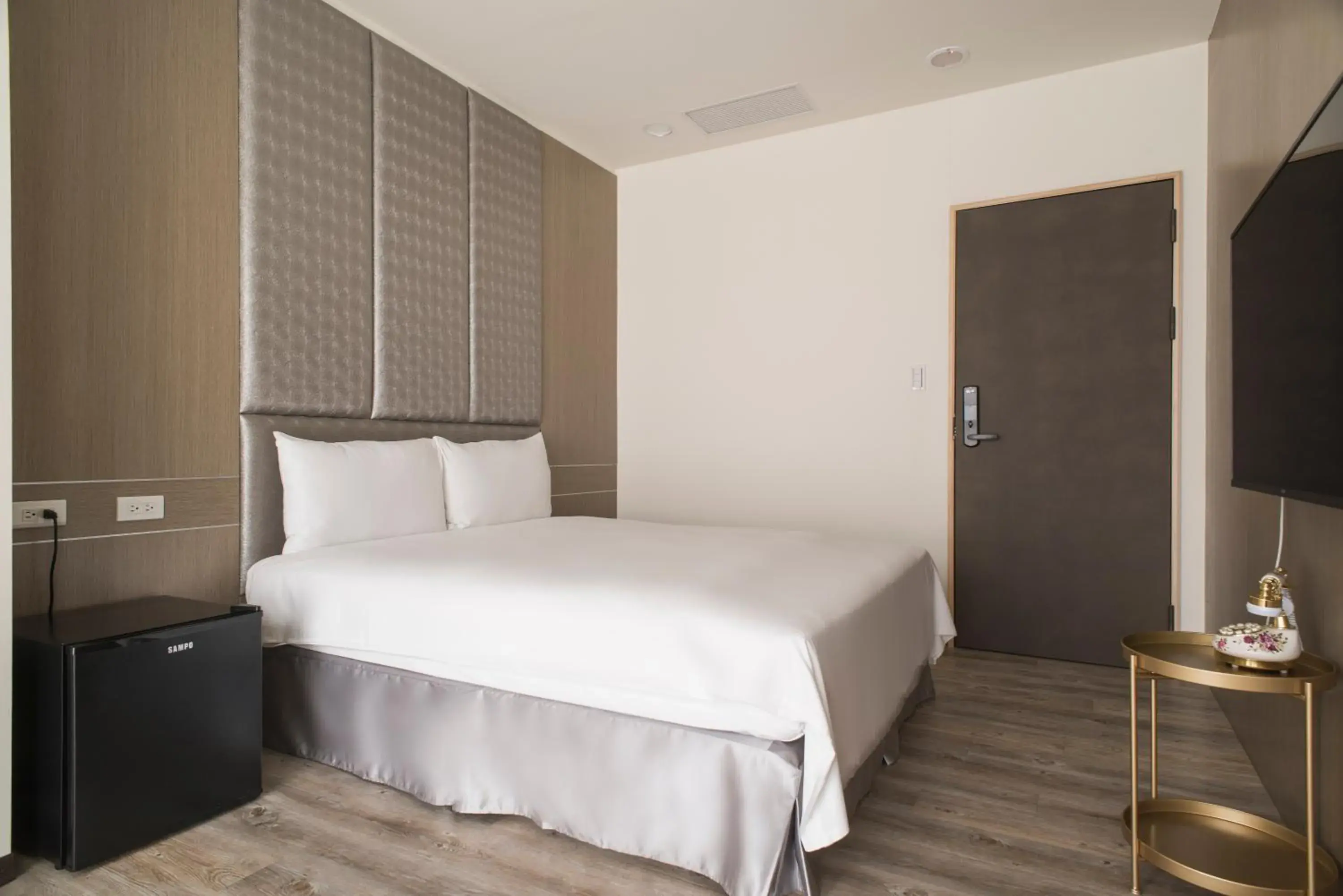 Bed in Whoops Hotel Bed in Whoops Hotel