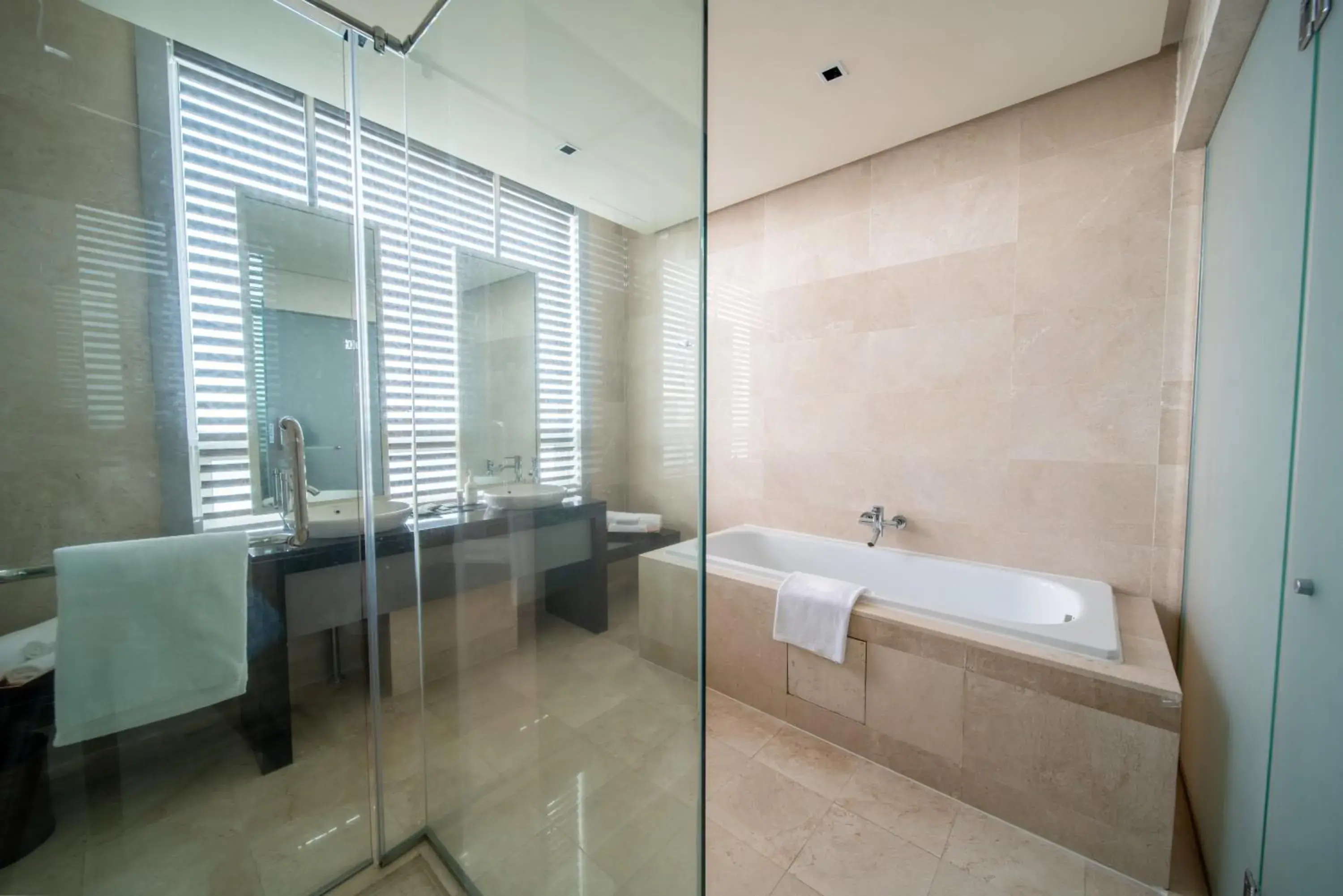 Bathroom in St Giles Boulevard Bathroom in St Giles Boulevard