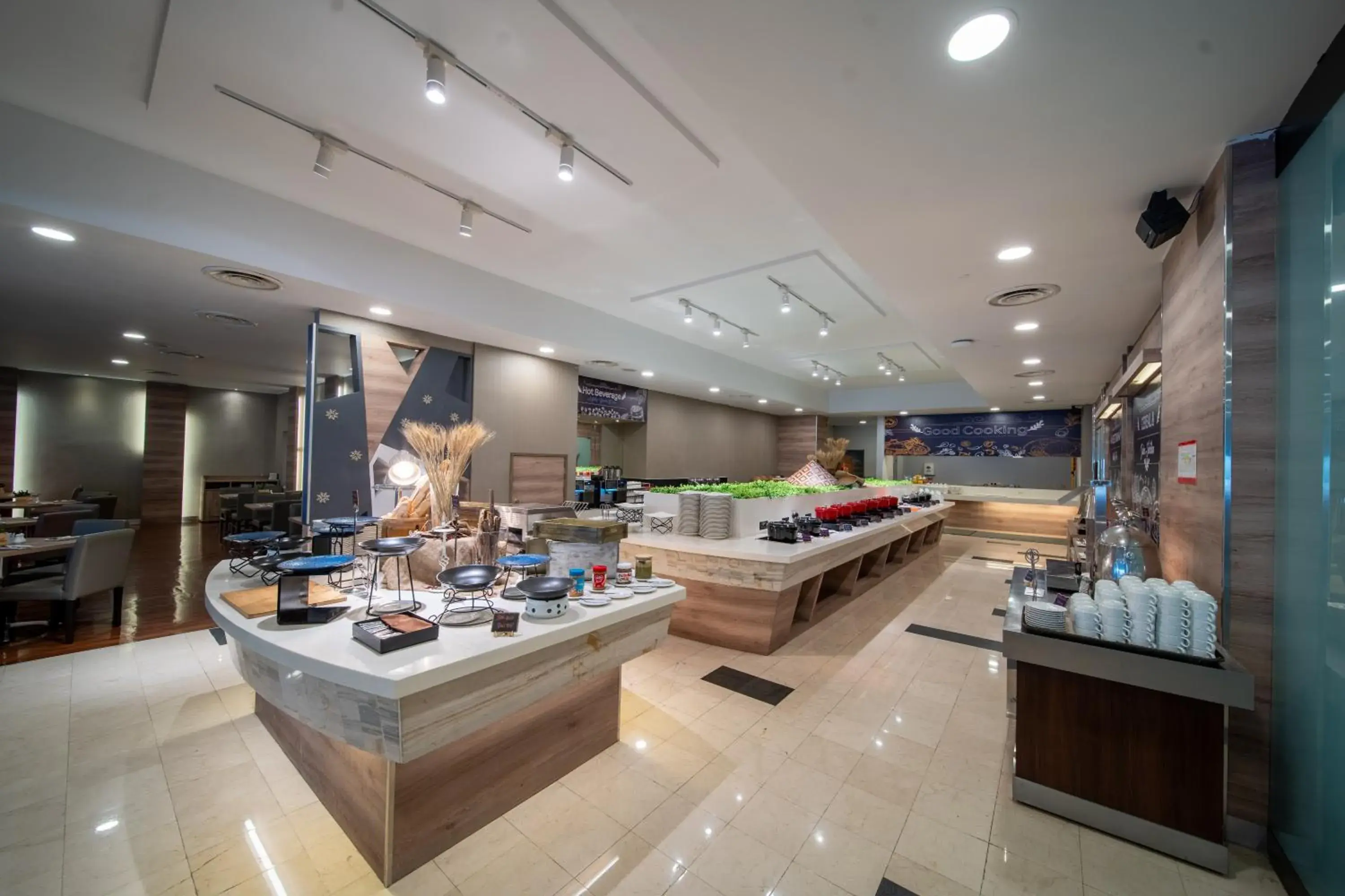 Restaurant/places to eat in St Giles Boulevard Restaurant/places to eat in St Giles Boulevard