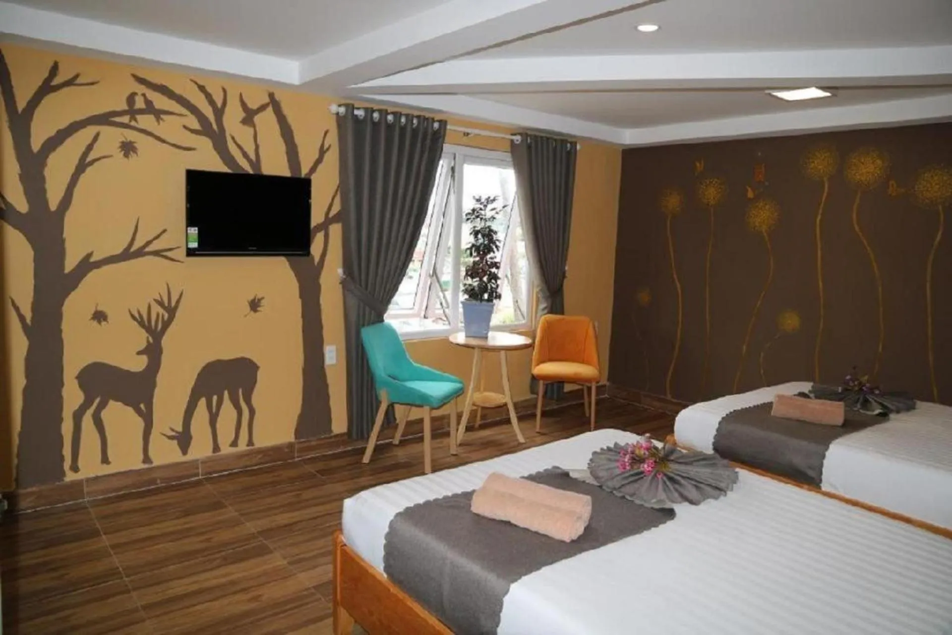 Bed in Redhouse Dalat Hotel