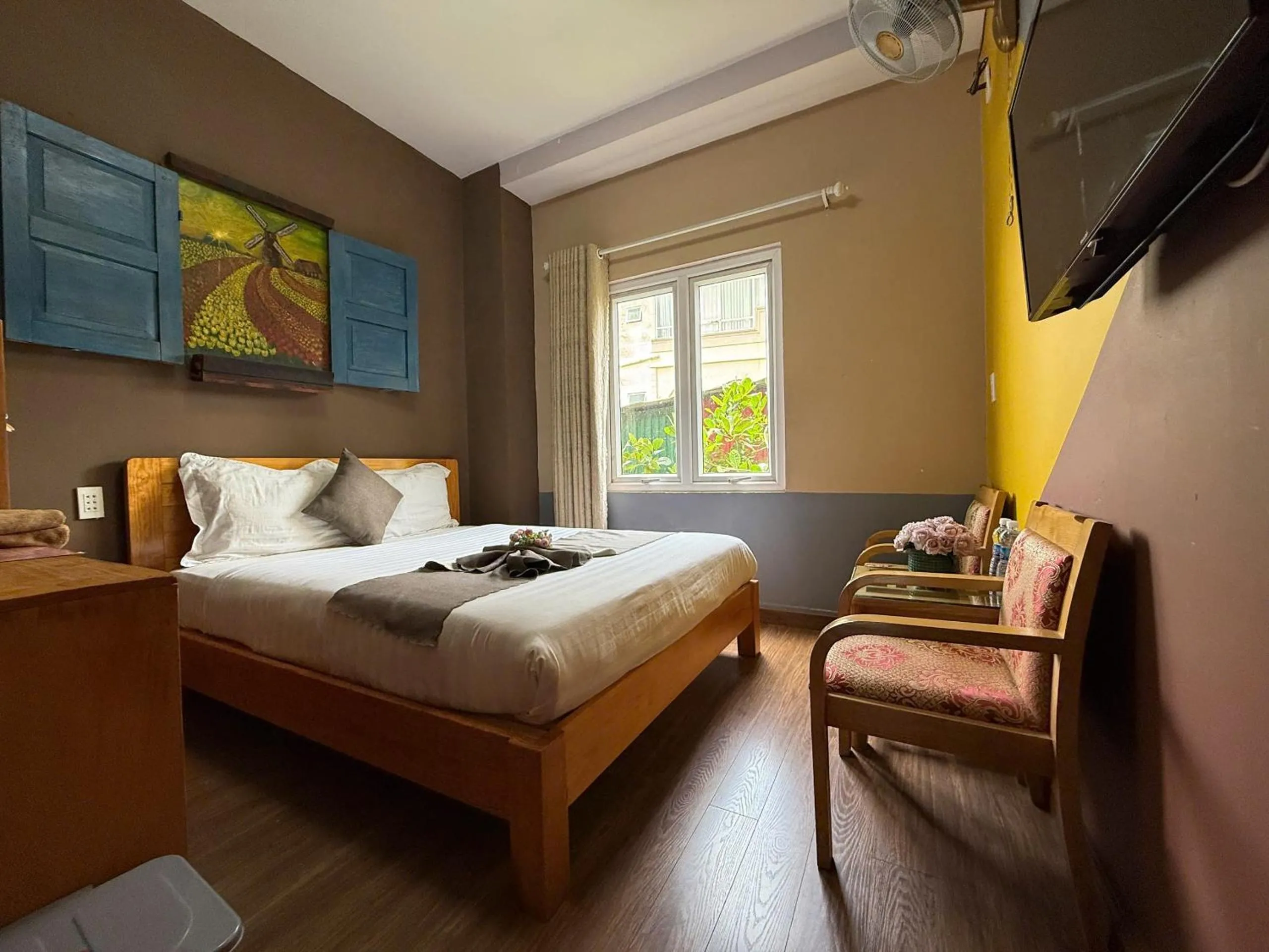 Bed in Redhouse Dalat Hotel