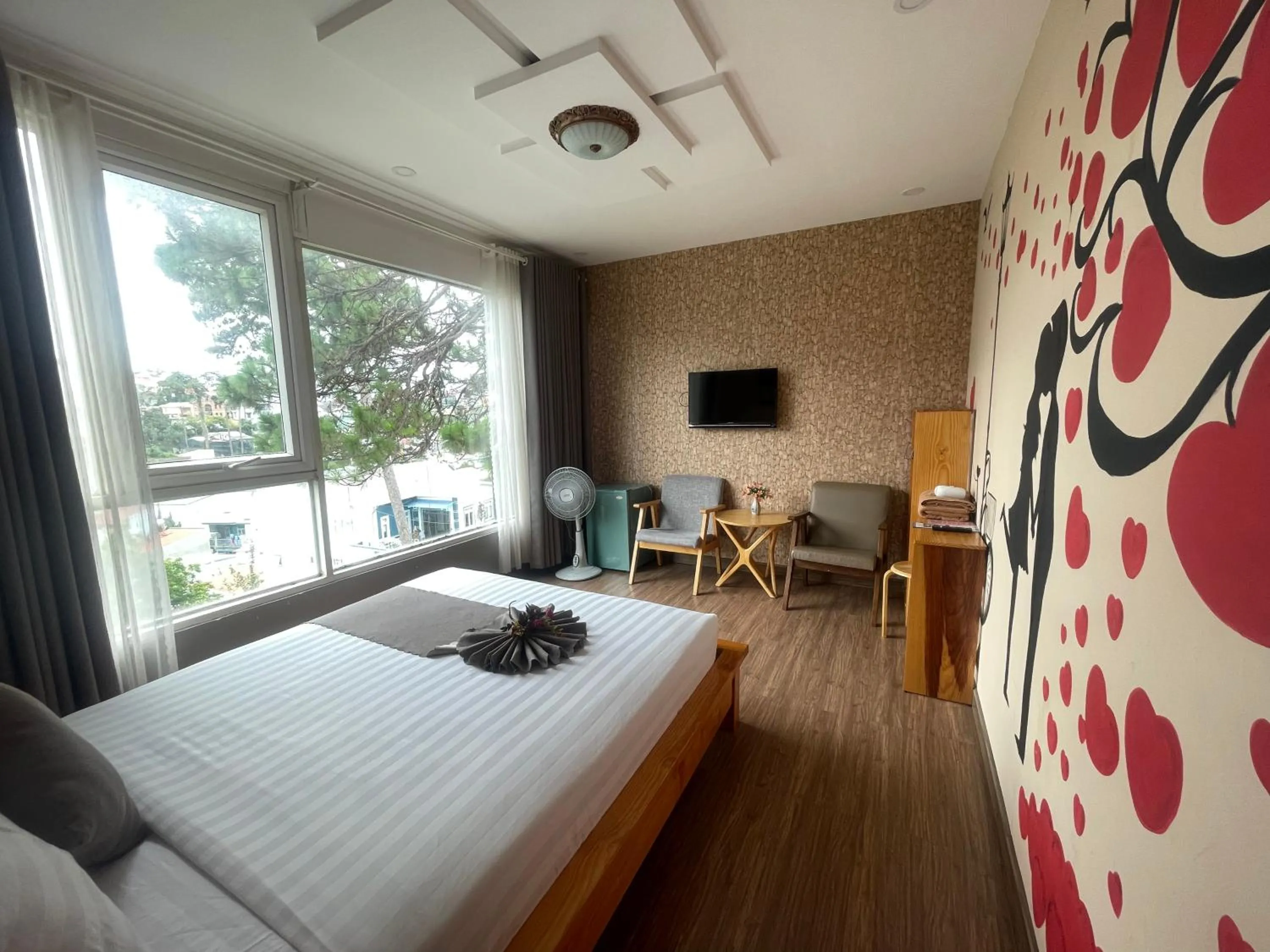Bed in Redhouse Dalat Hotel
